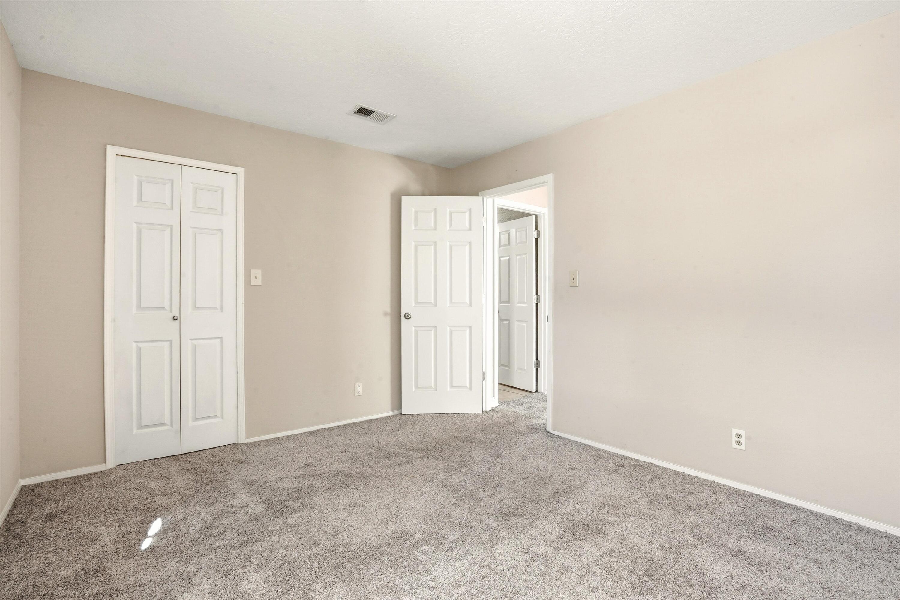 1645 Hollyberry Drive NE