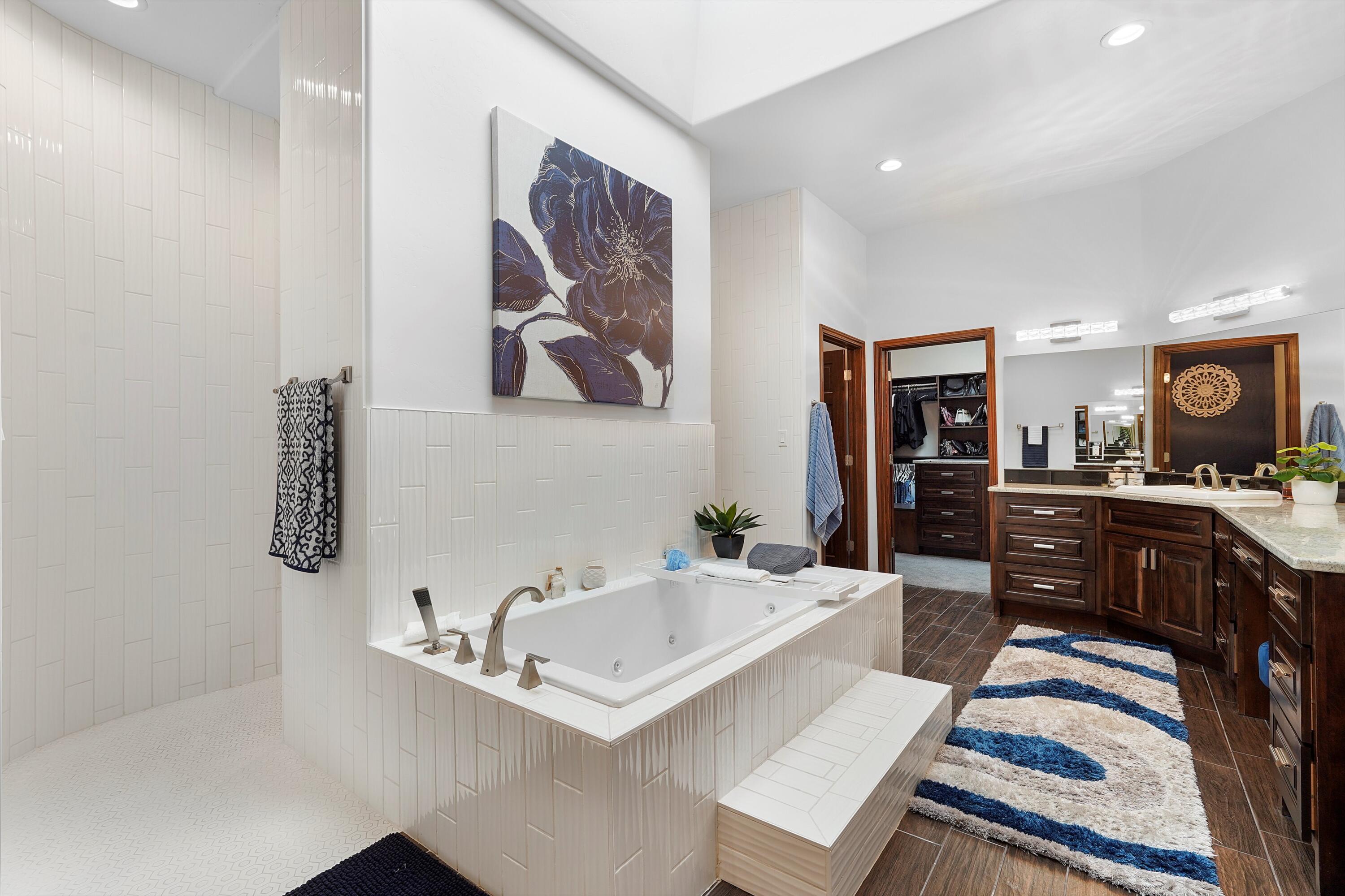 6608 Cuervo Place NW