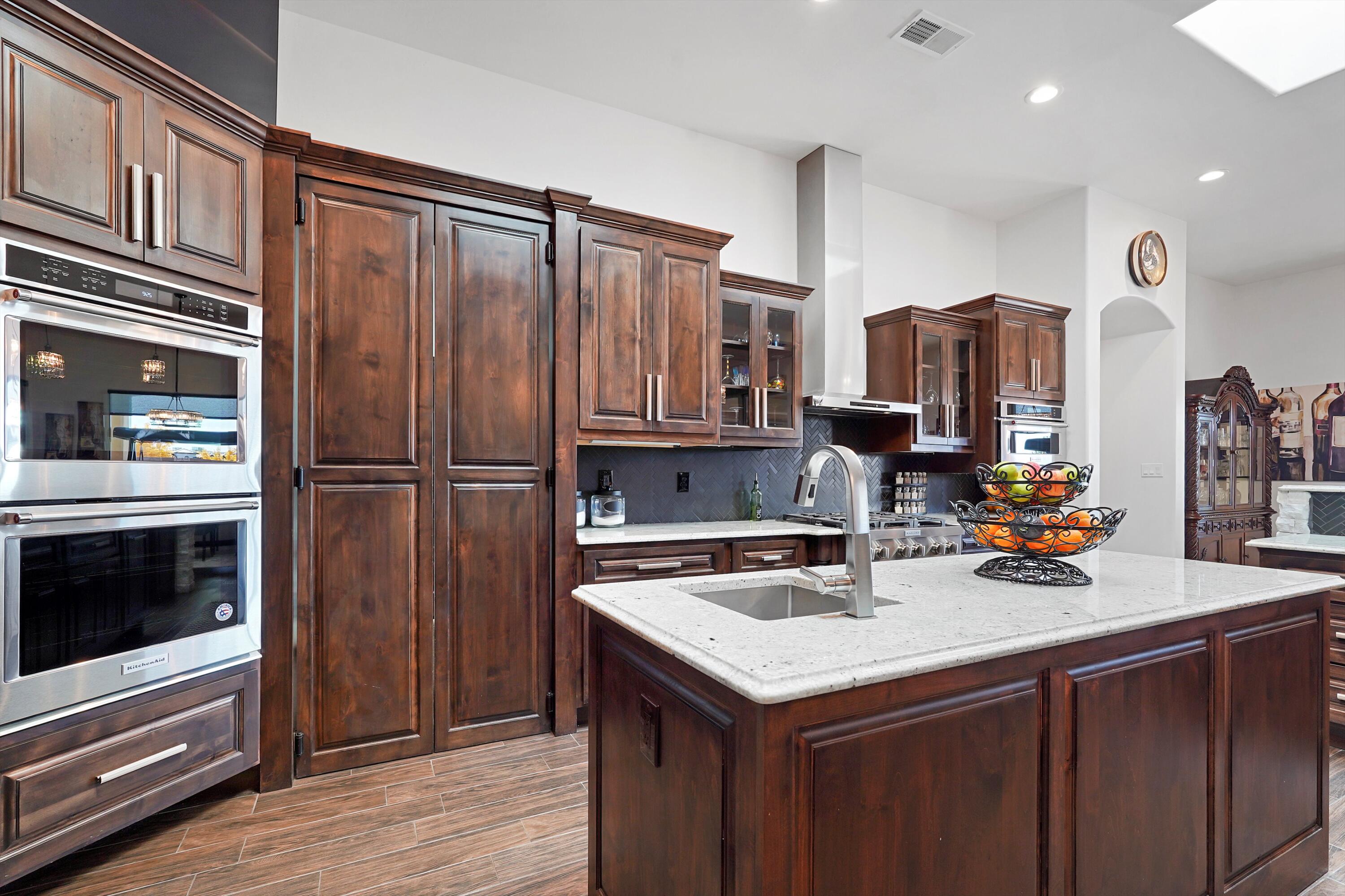 6608 Cuervo Place NW