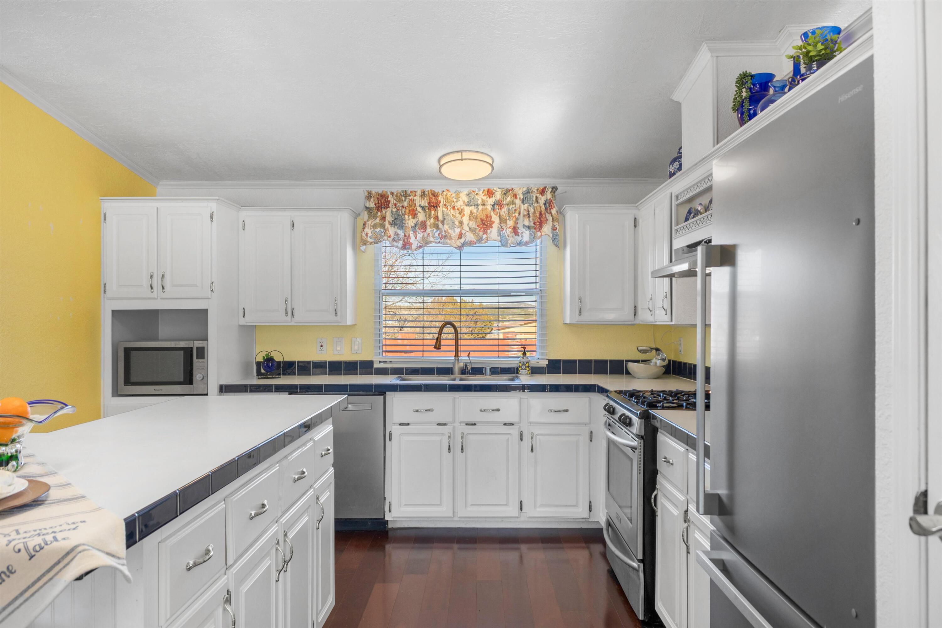 187 Barton Road