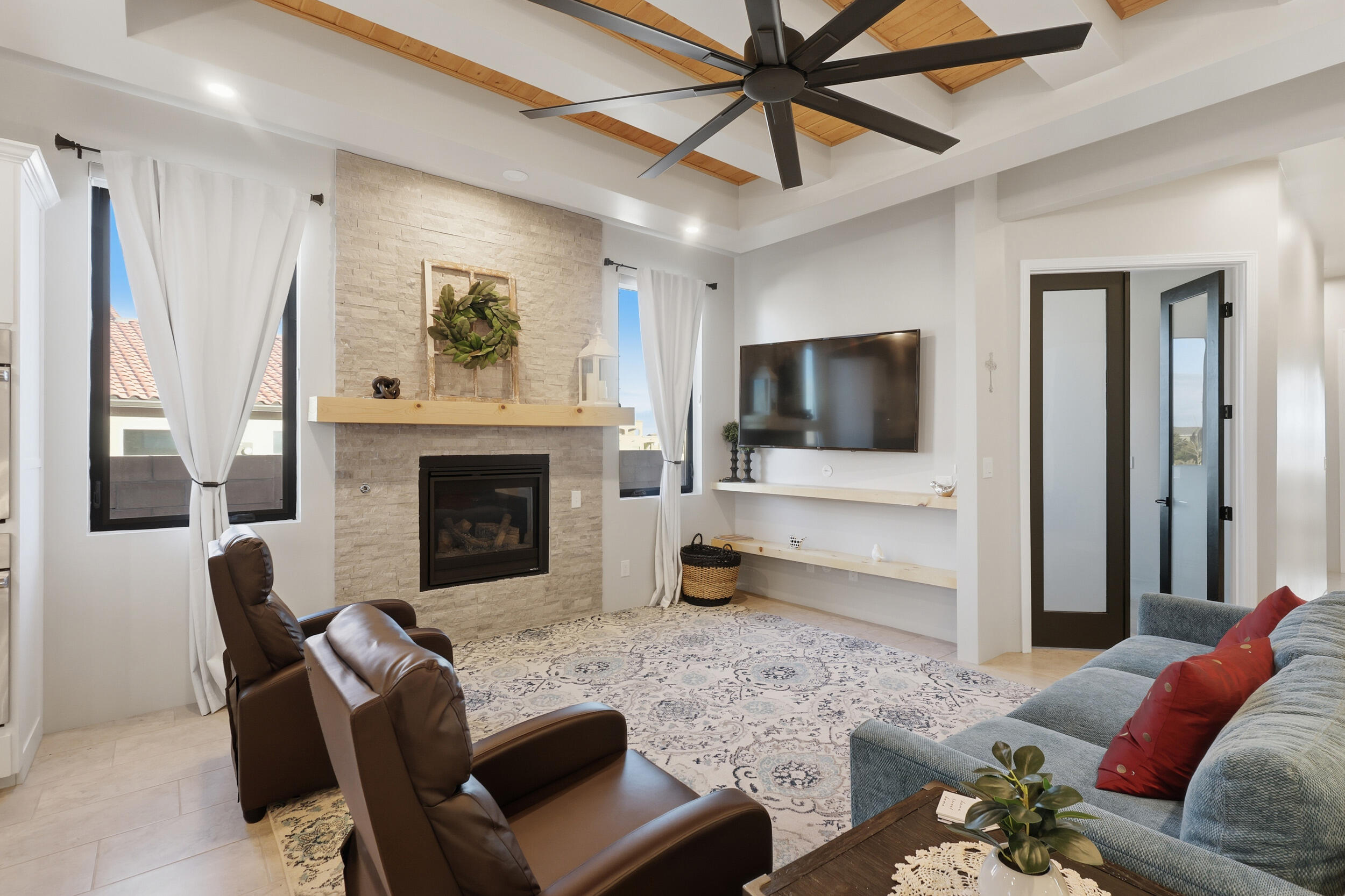 3317 Palmyra Court NE