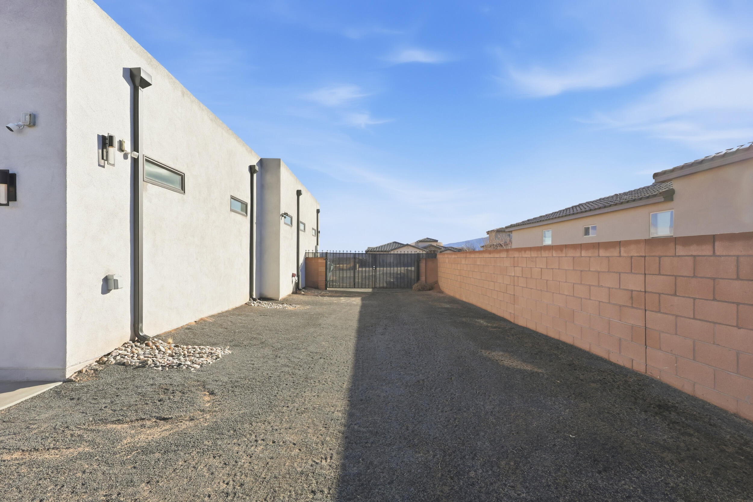 3317 Palmyra Court NE