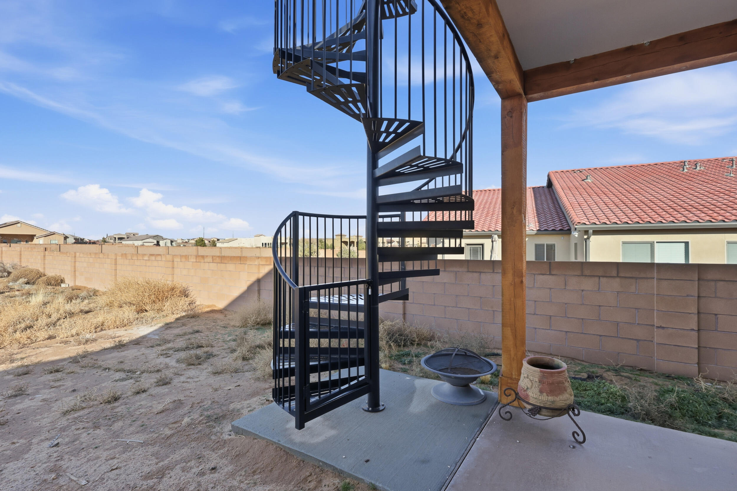 3317 Palmyra Court NE