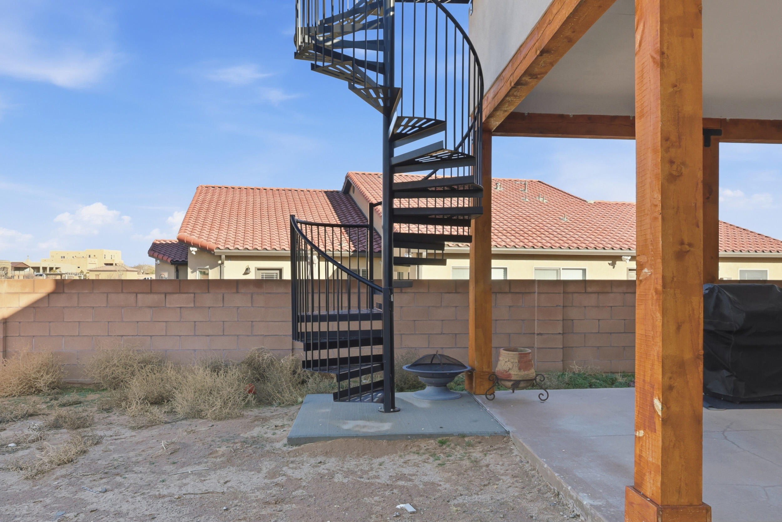 3317 Palmyra Court NE