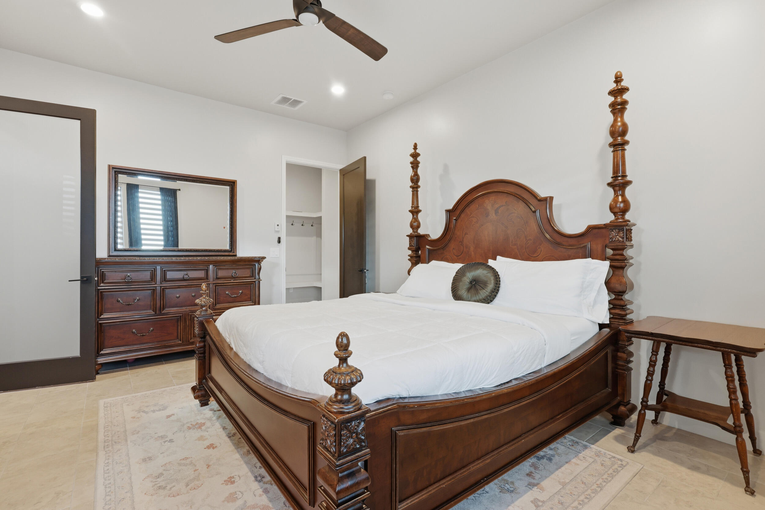 3317 Palmyra Court NE