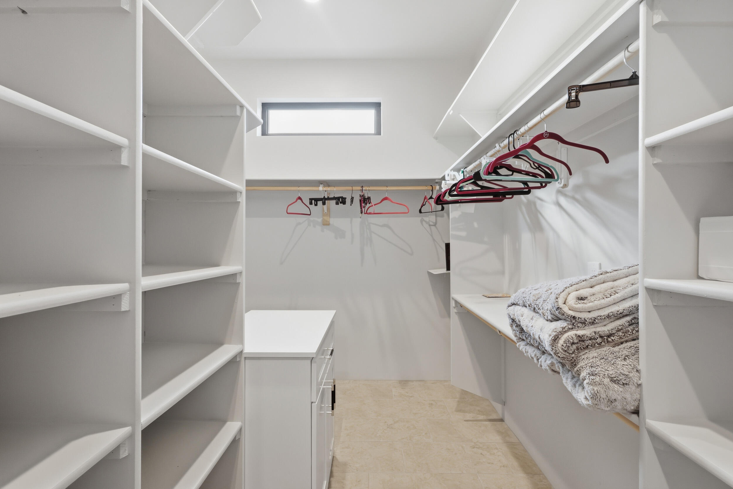 3317 Palmyra Court NE