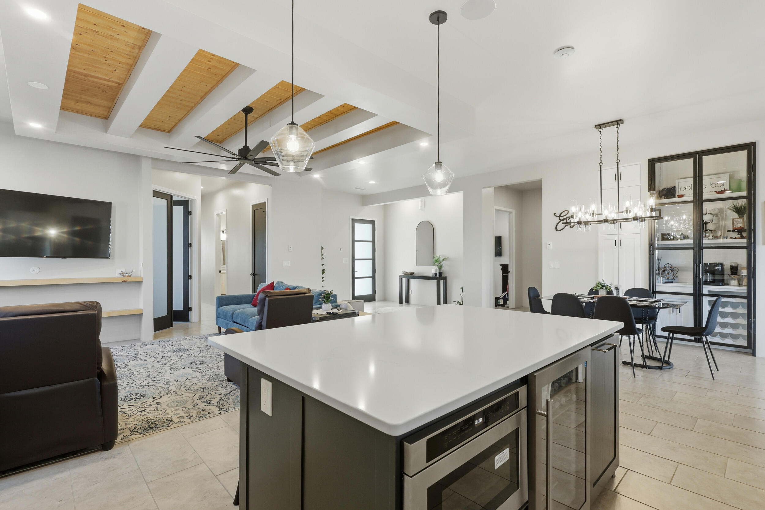 3317 Palmyra Court NE