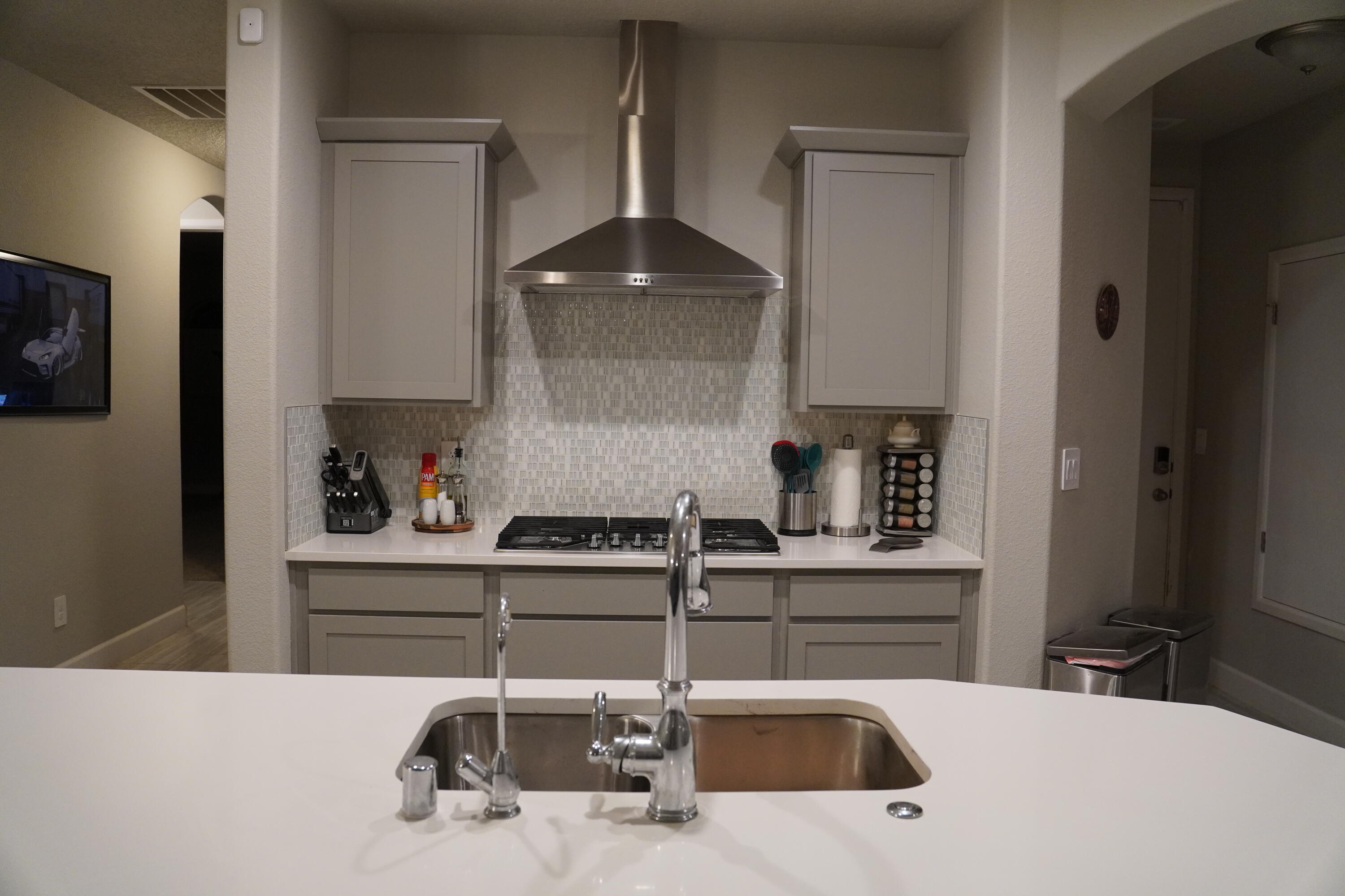 4412 Skyline Loop NE