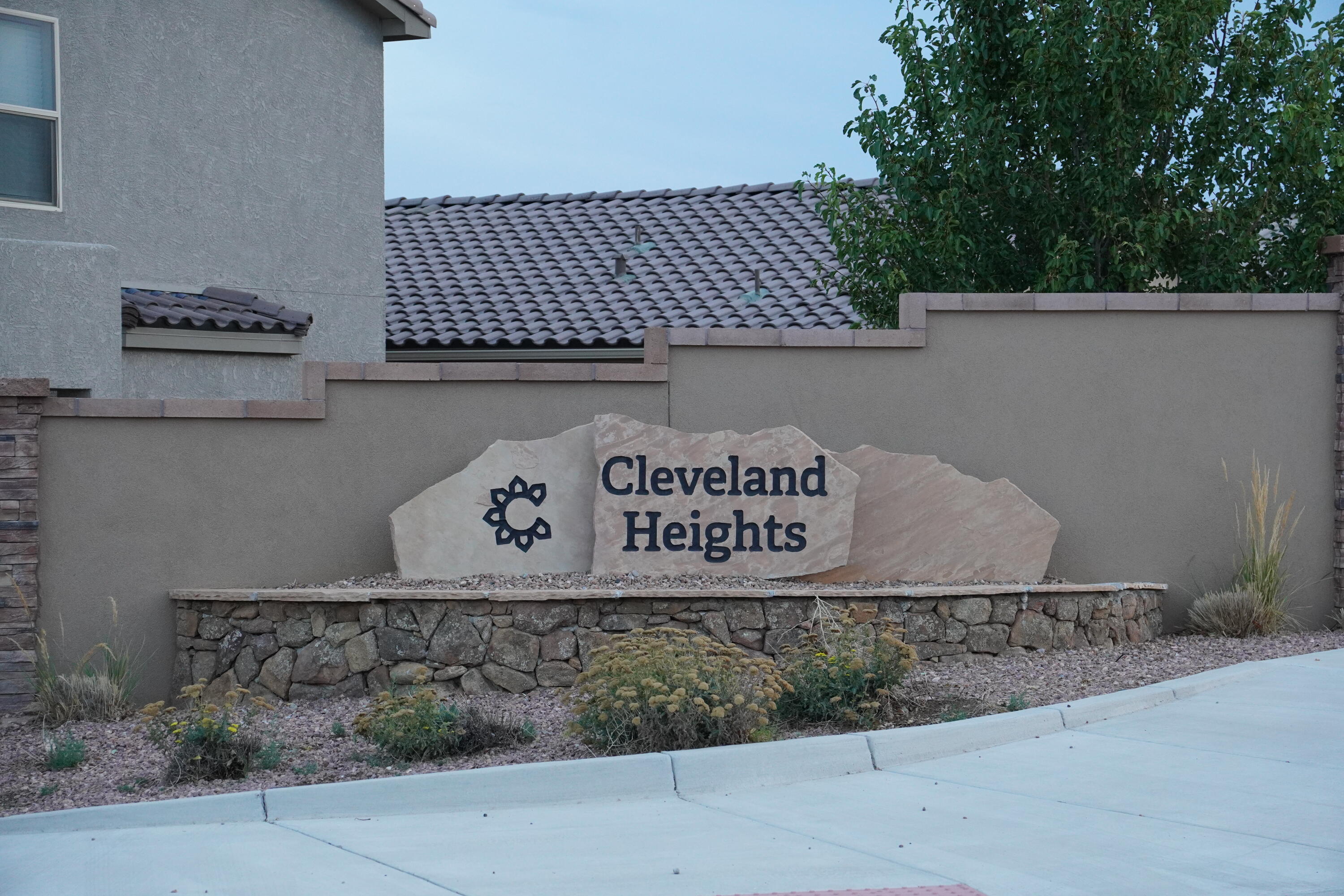 4412 Skyline Loop NE