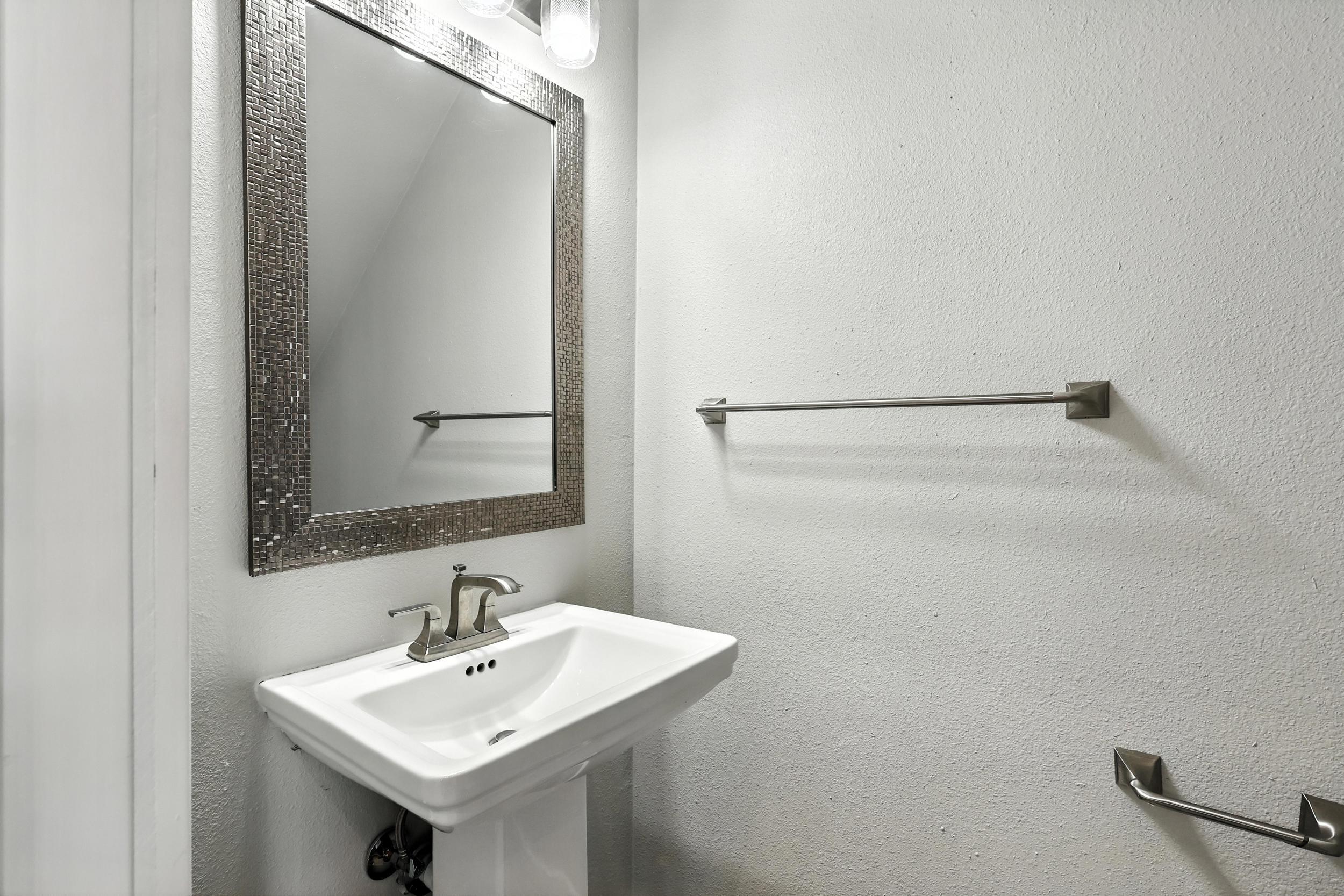 219 Central Avenue NW 306/406