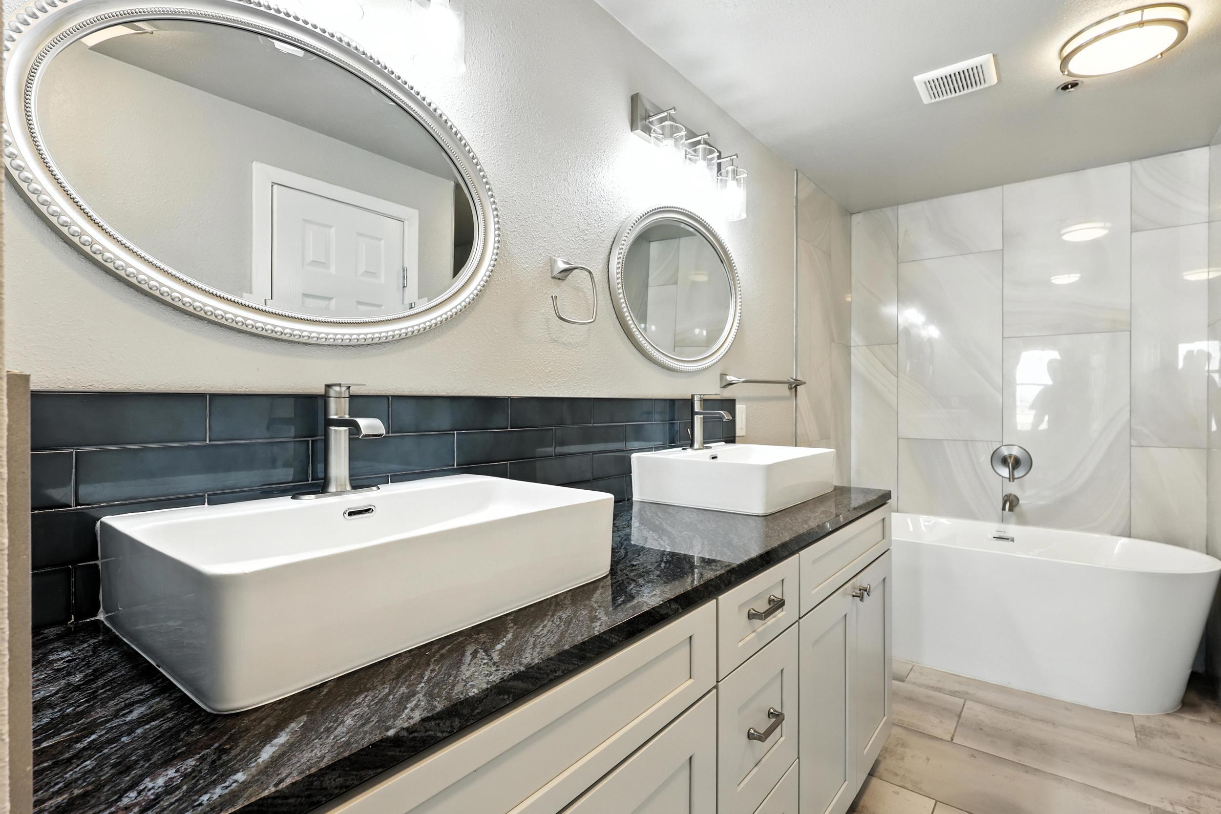 219 Central Avenue NW 306/406