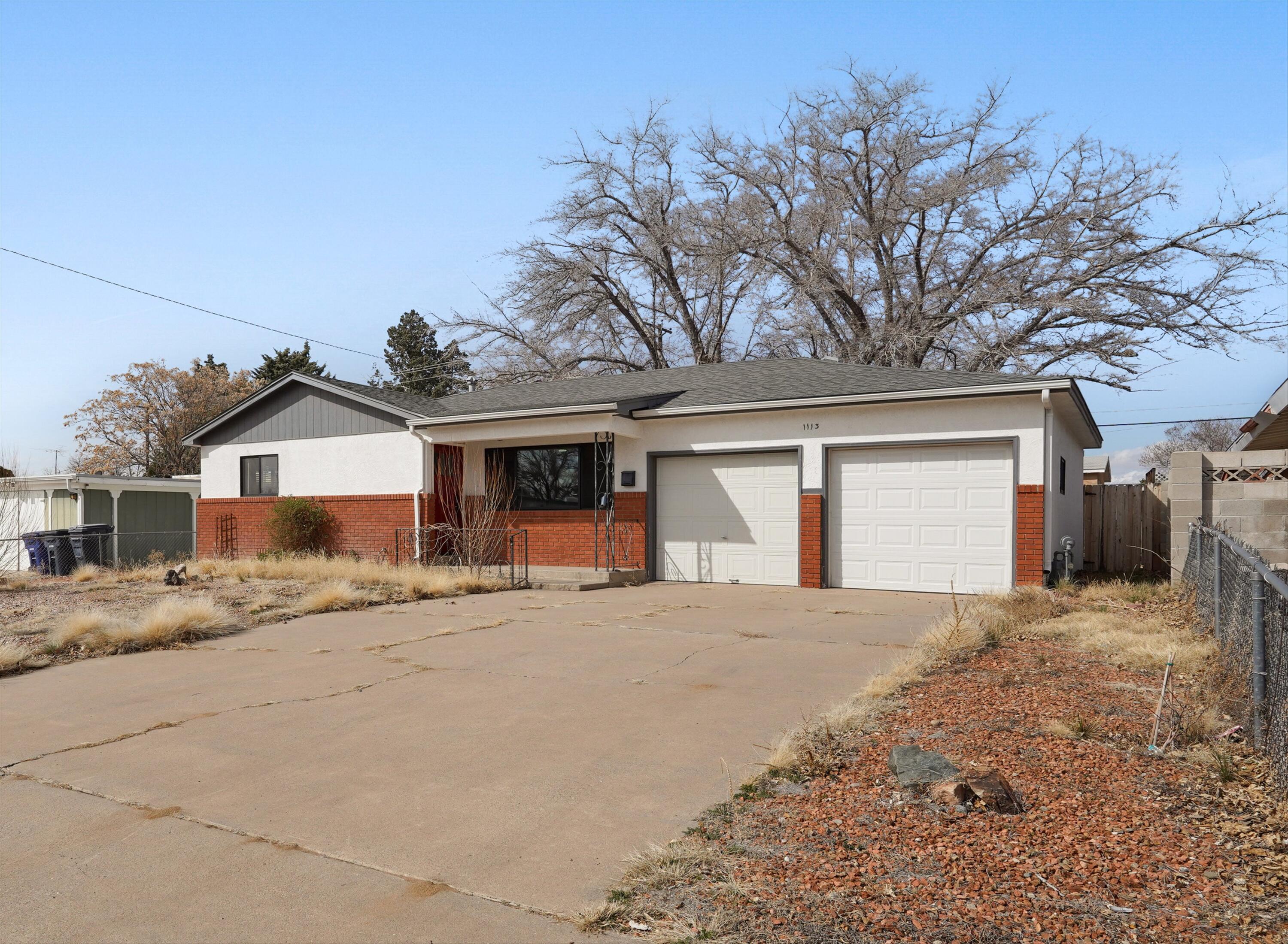 1113 Glorieta Street NE