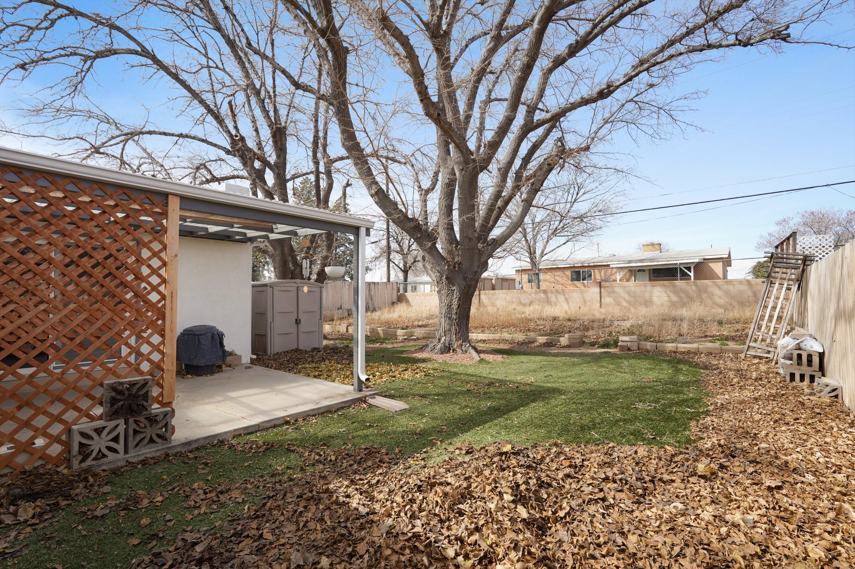 1113 Glorieta Street NE