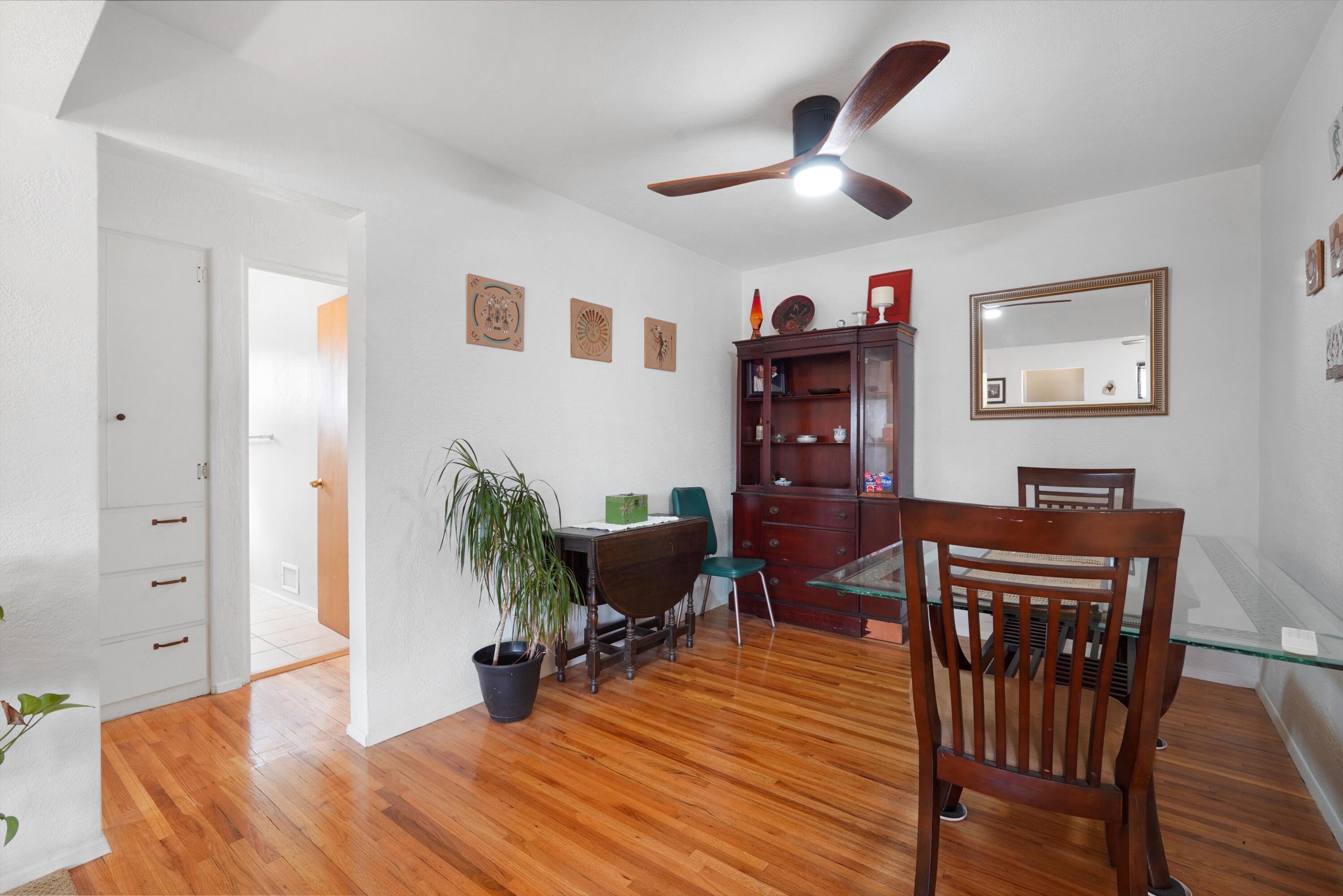 1113 Glorieta Street NE