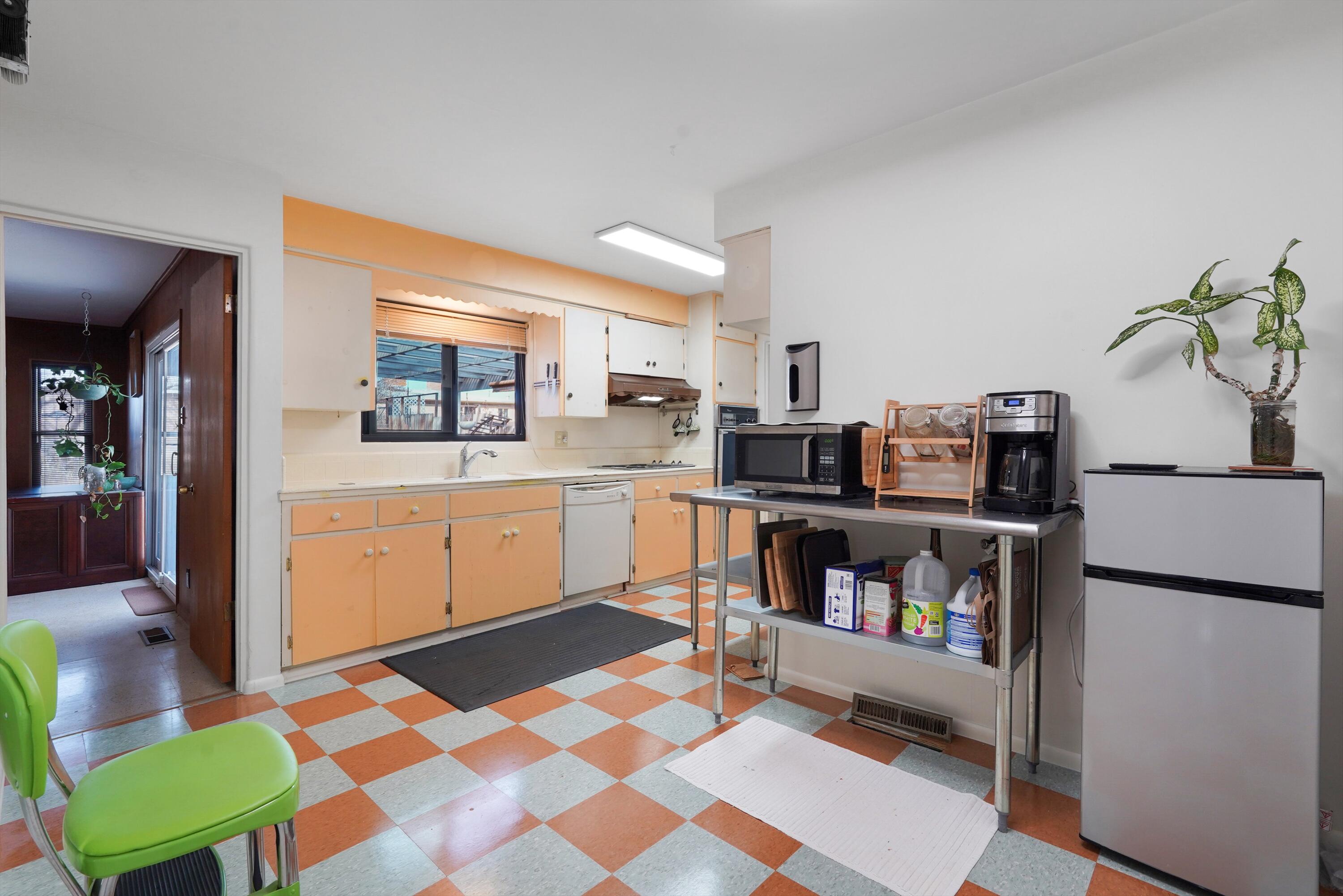 1113 Glorieta Street NE