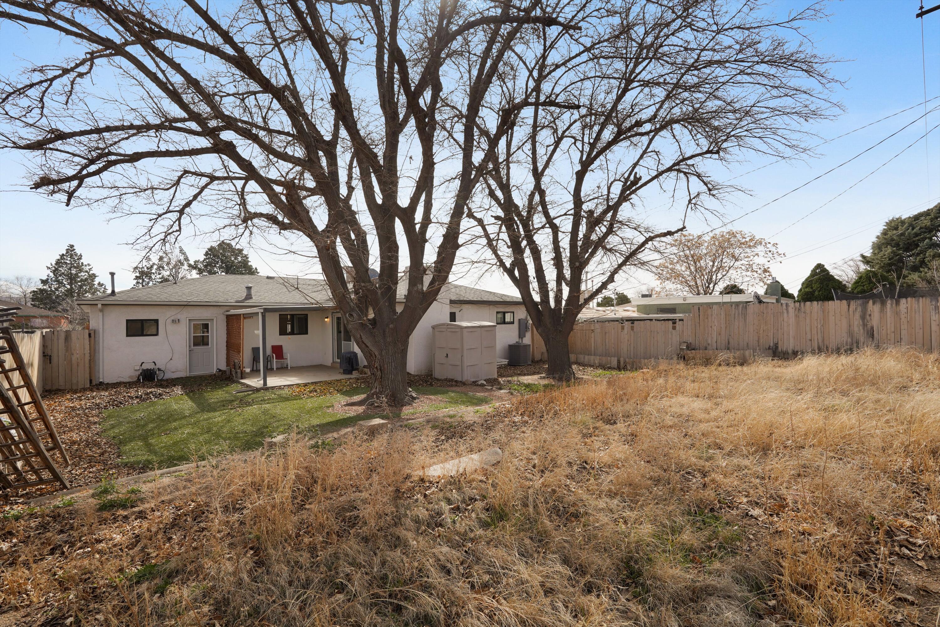 1113 Glorieta Street NE