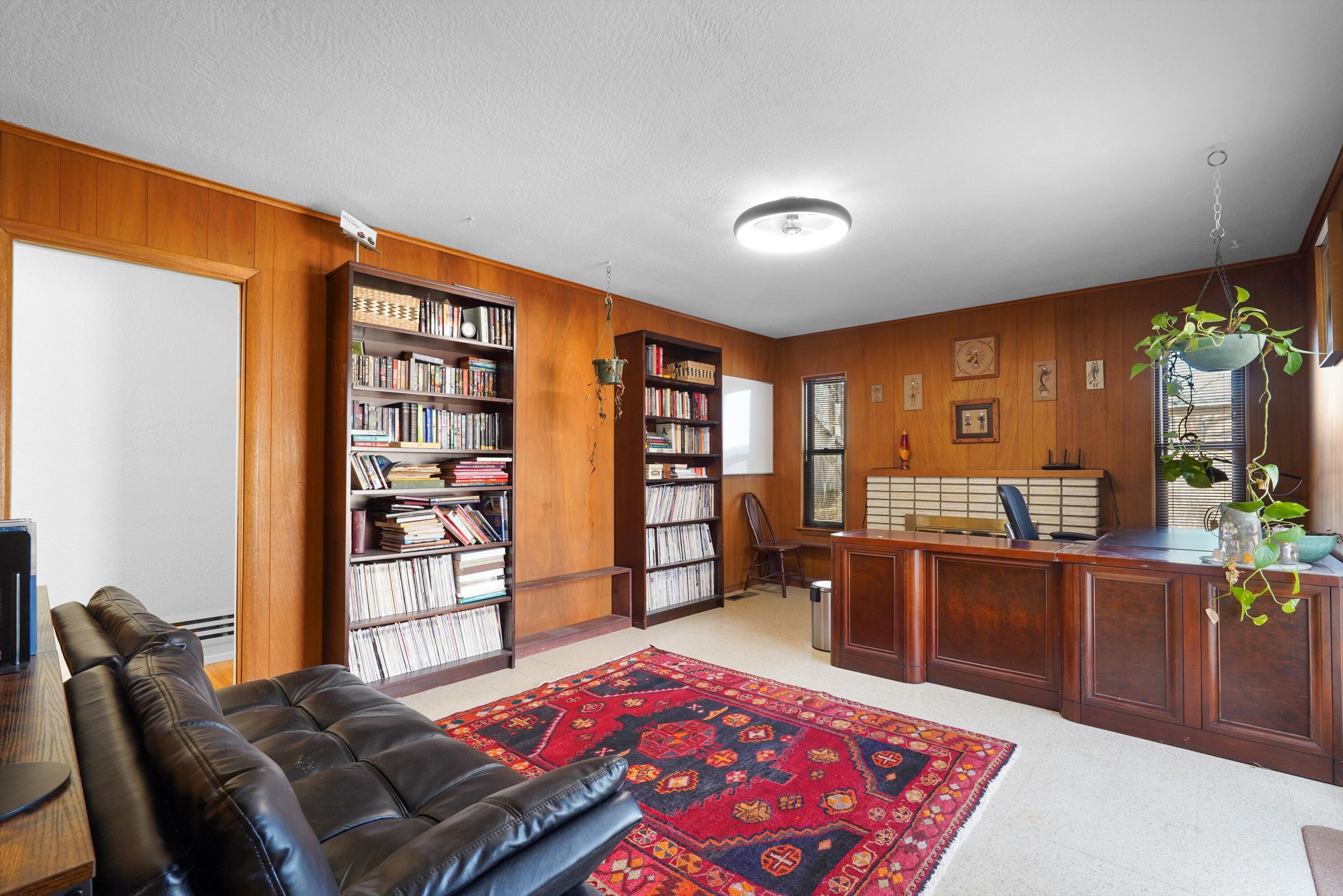 1113 Glorieta Street NE