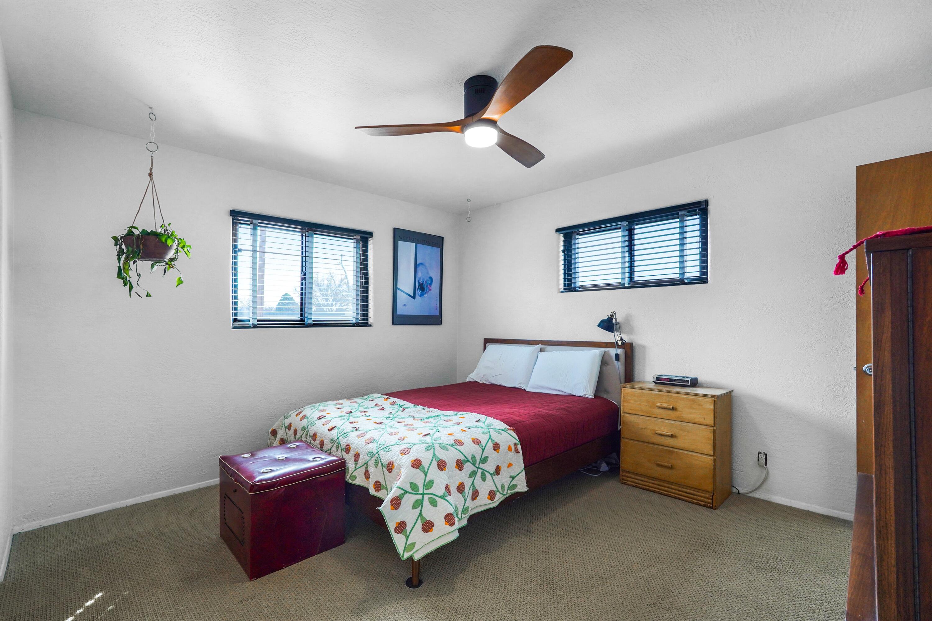 1113 Glorieta Street NE