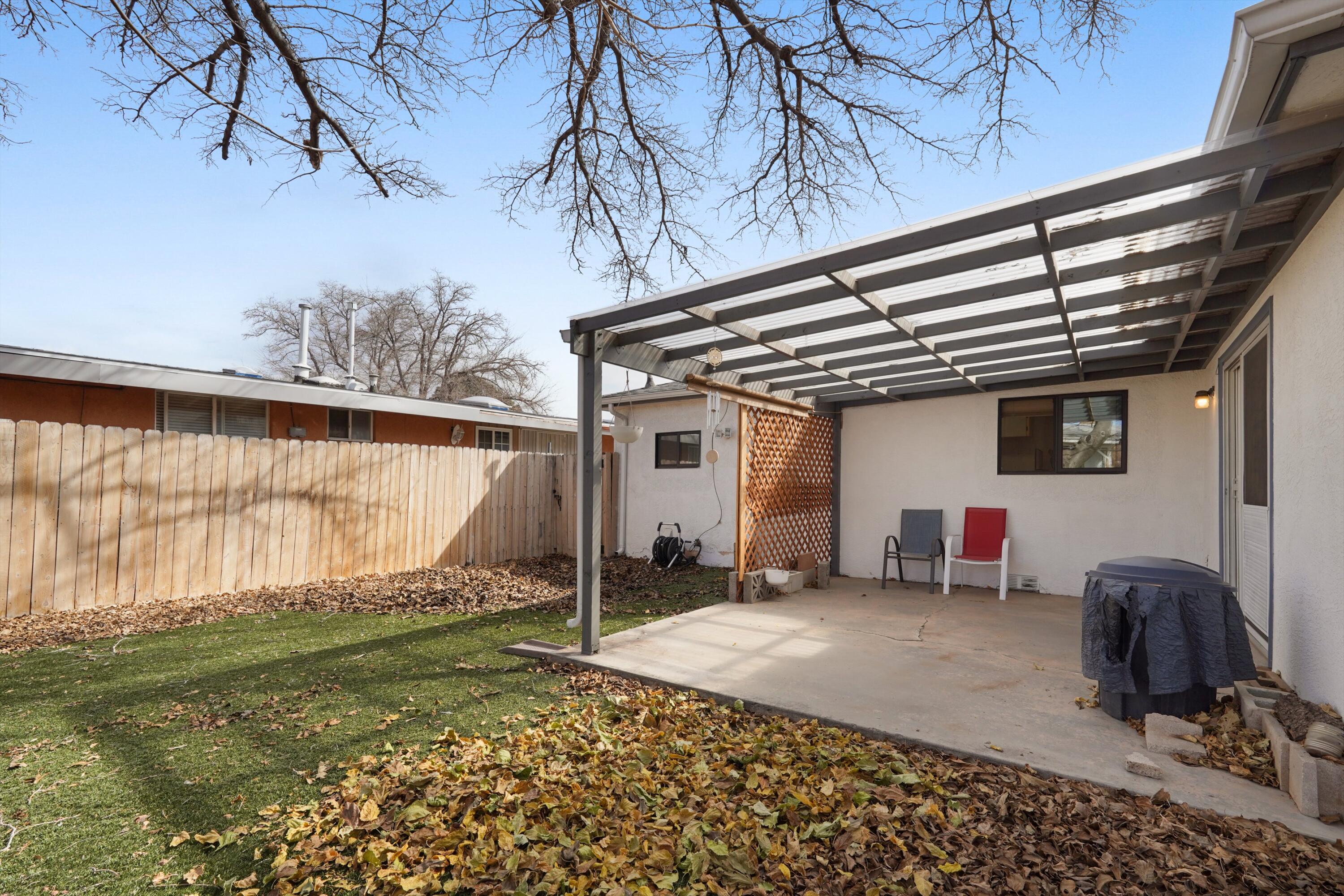 1113 Glorieta Street NE