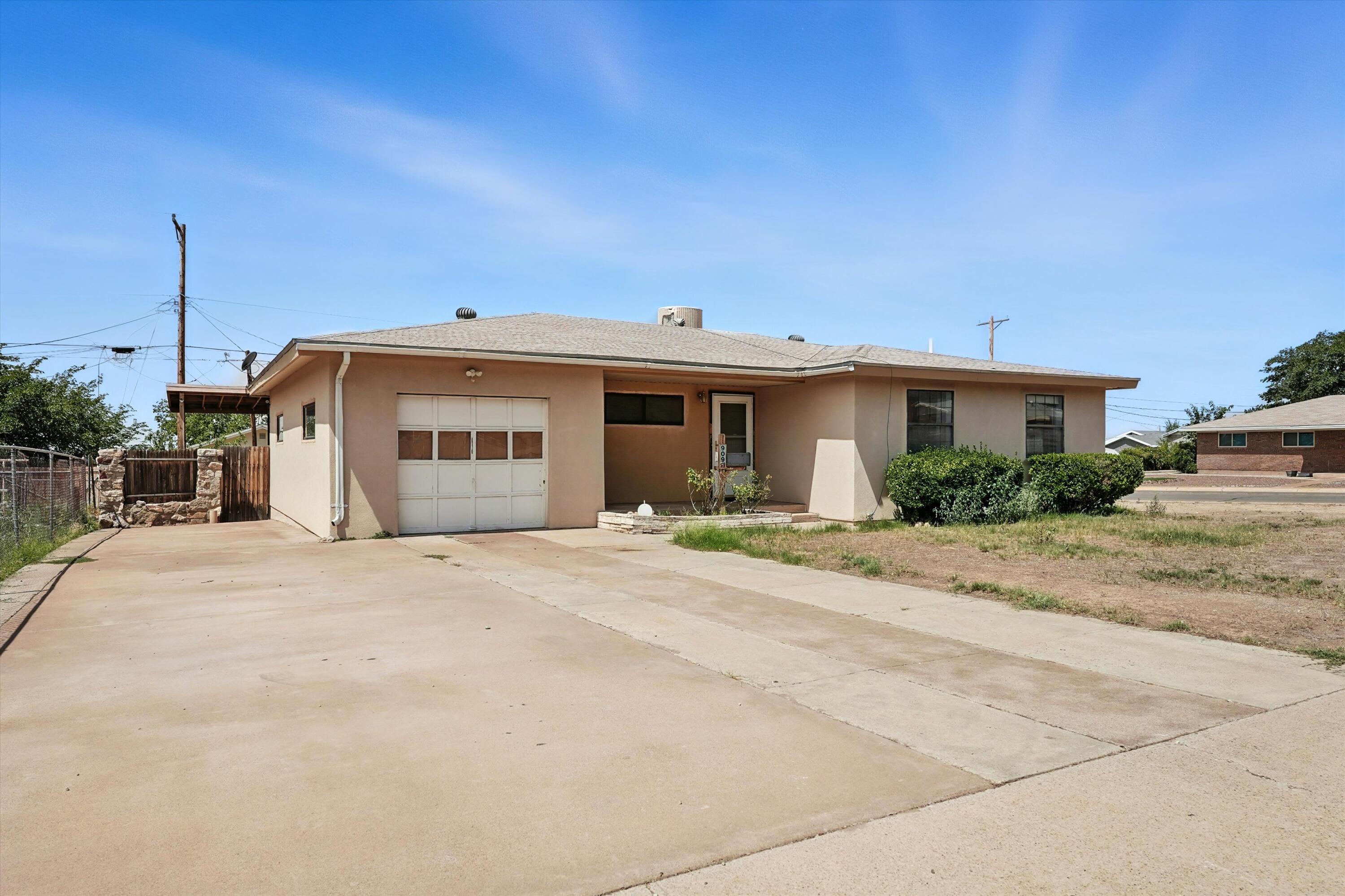 909 CEDAR Avenue