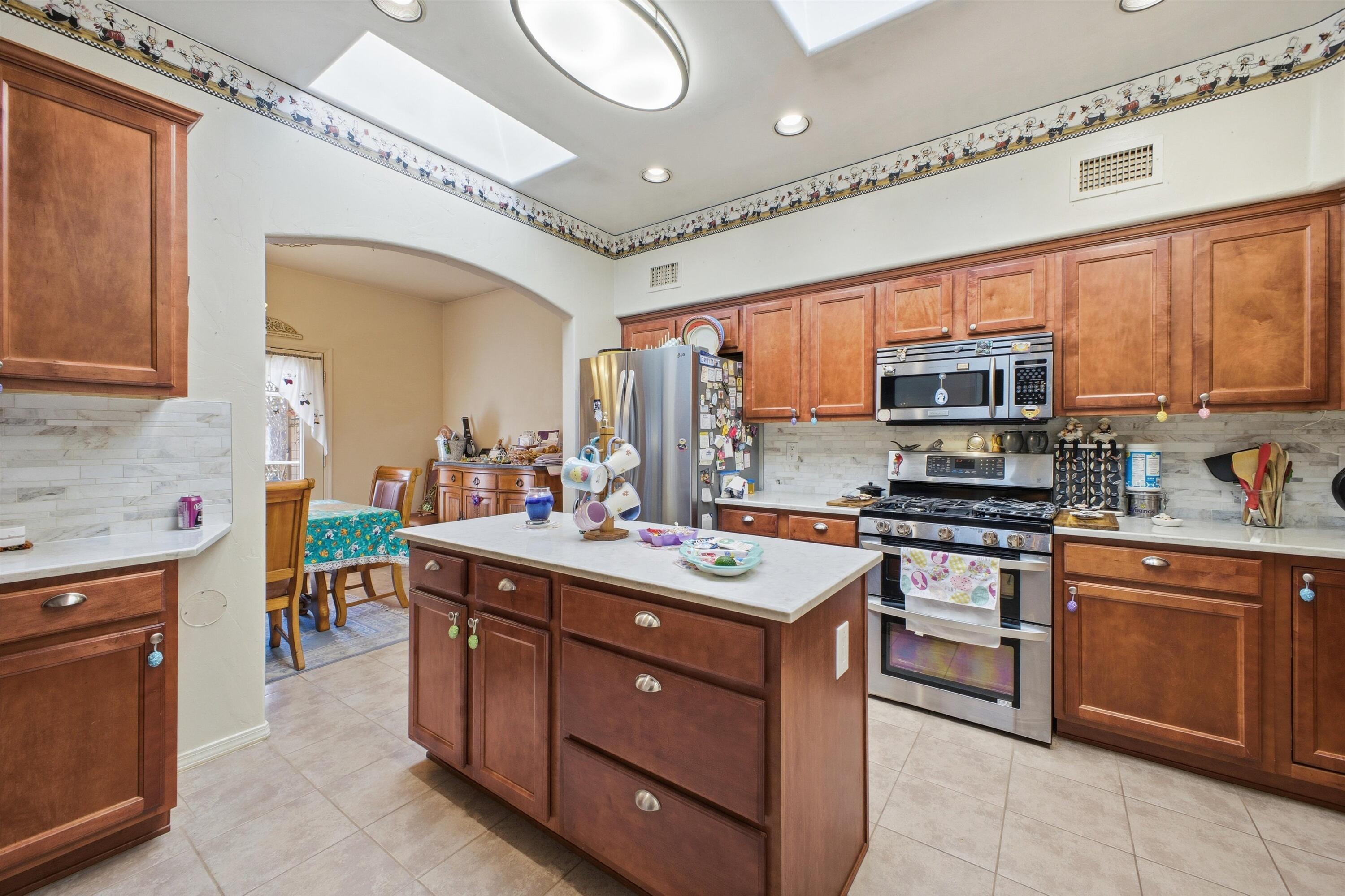 2711 Crimson Clover Street SW