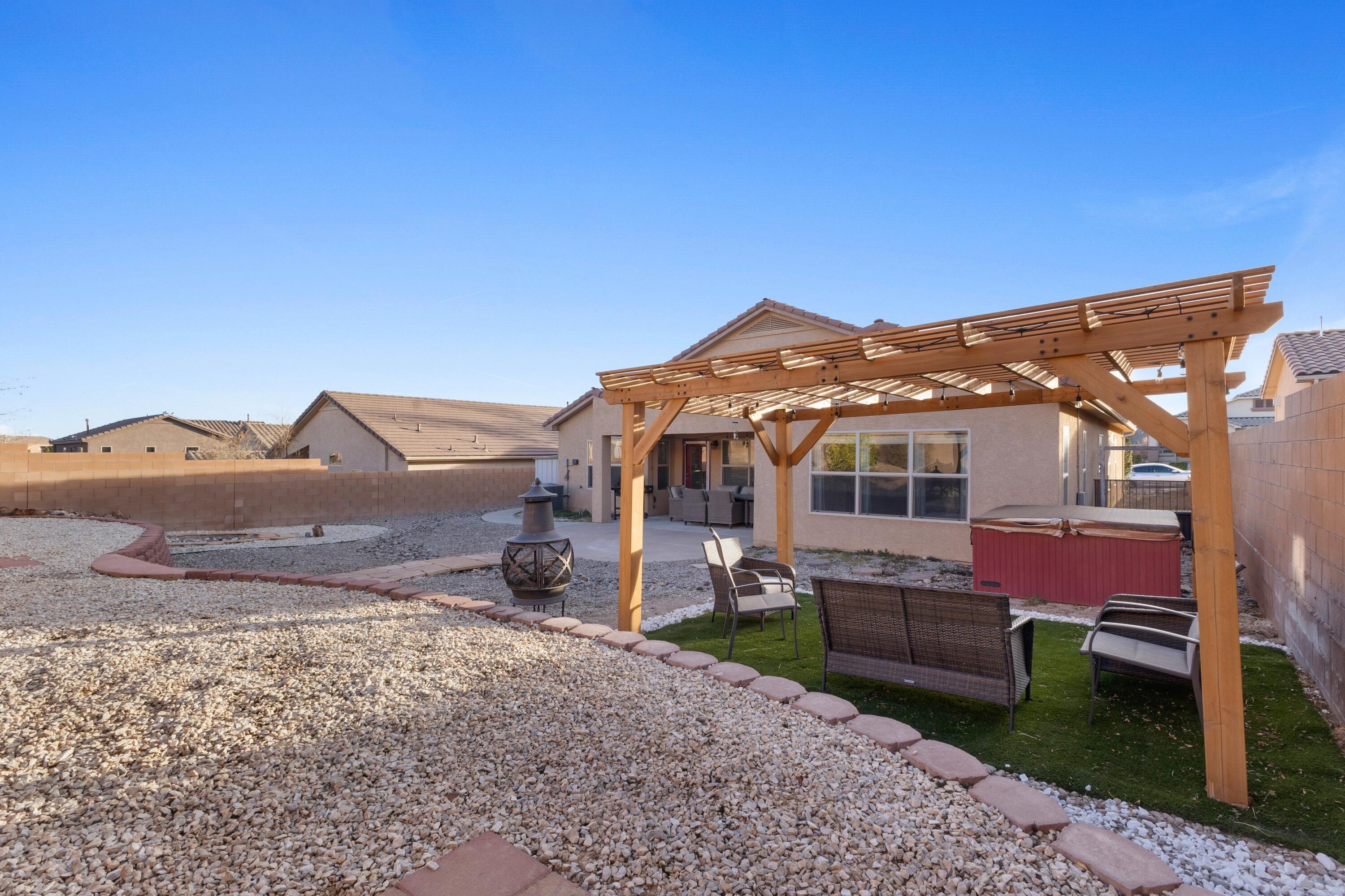 2512 Mesa Crotalo Road SE