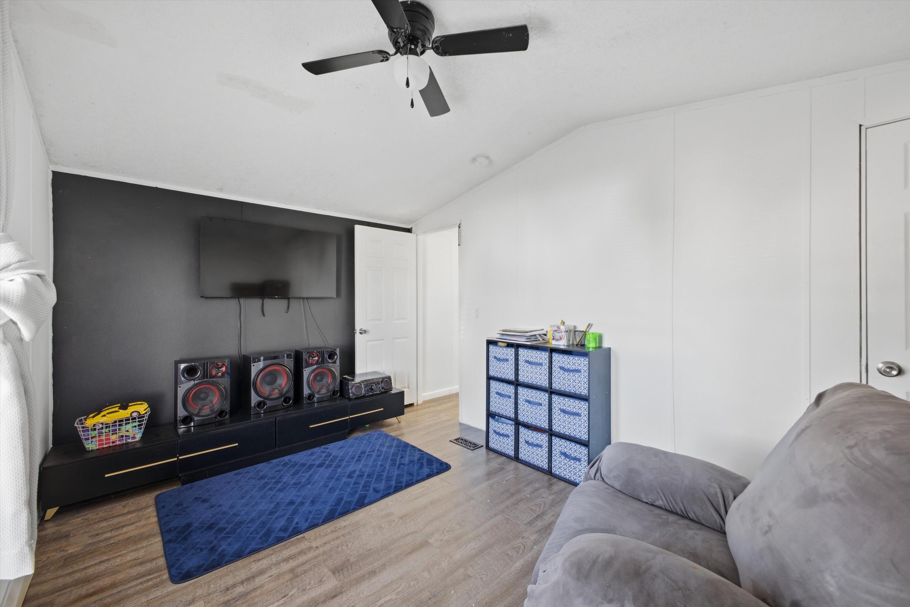 224 E Atrisco Vista Boulevard SW TRLR 1020