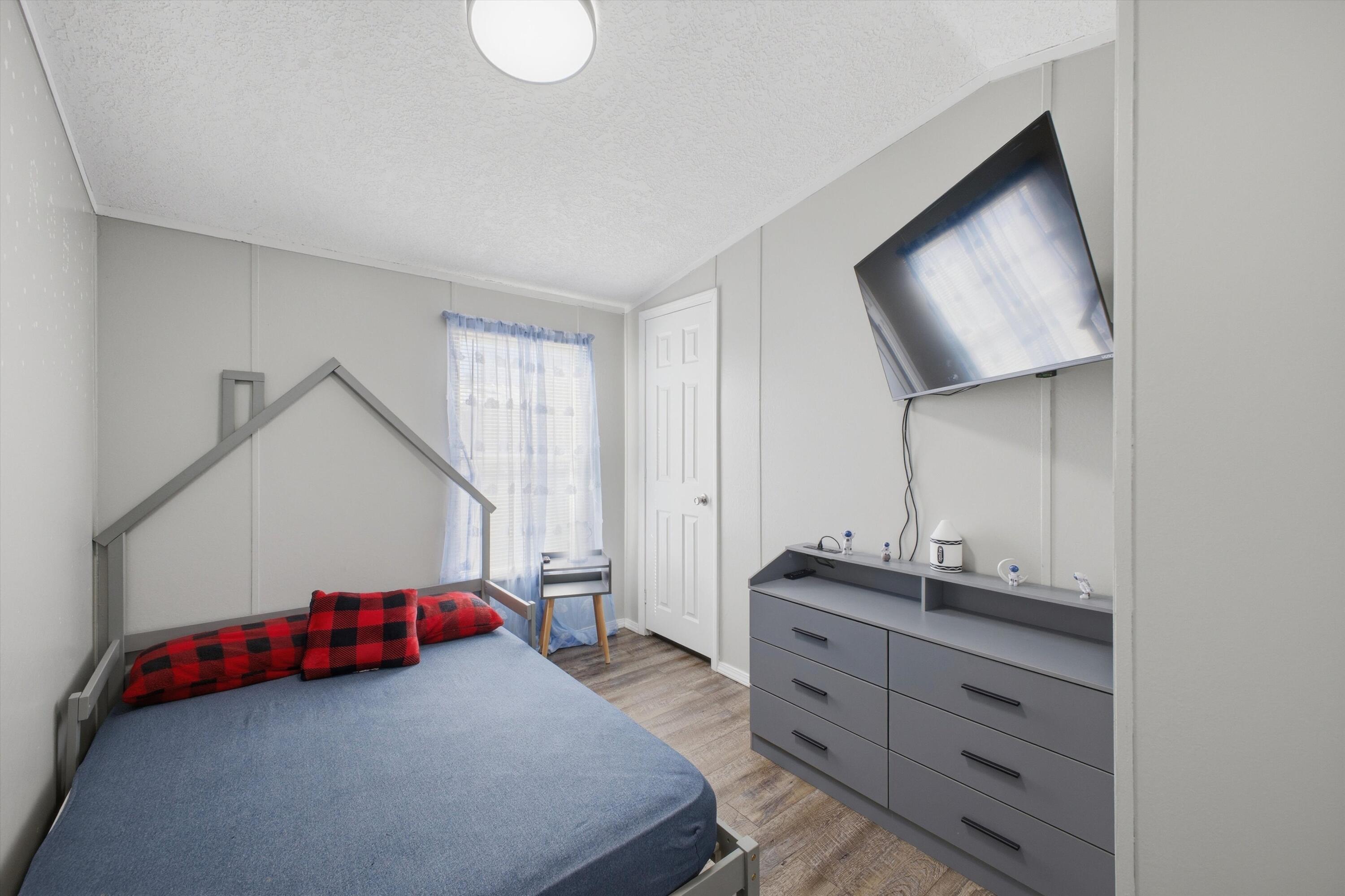 224 E Atrisco Vista Boulevard SW TRLR 1020