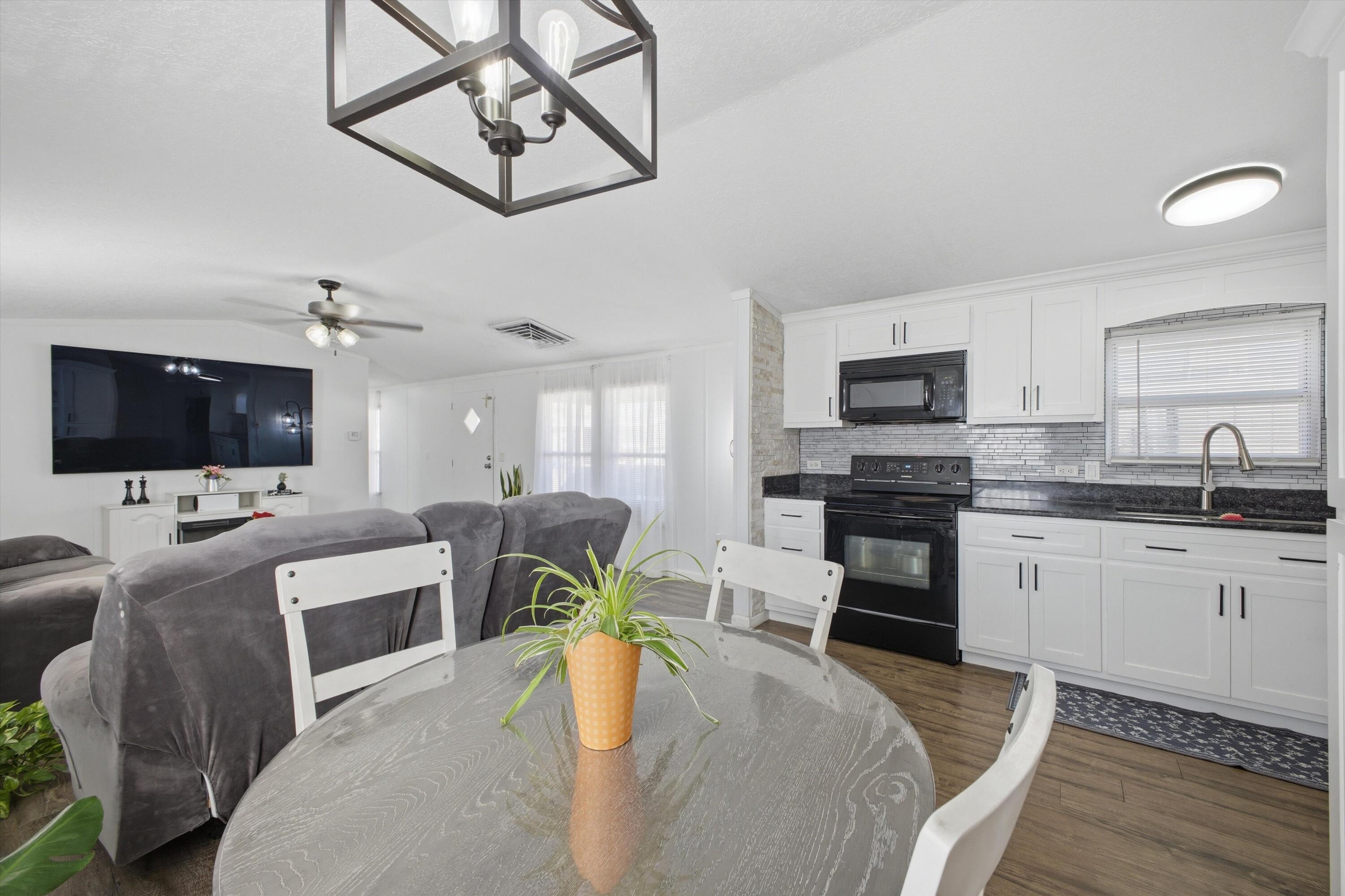 224 E Atrisco Vista Boulevard SW TRLR 1020