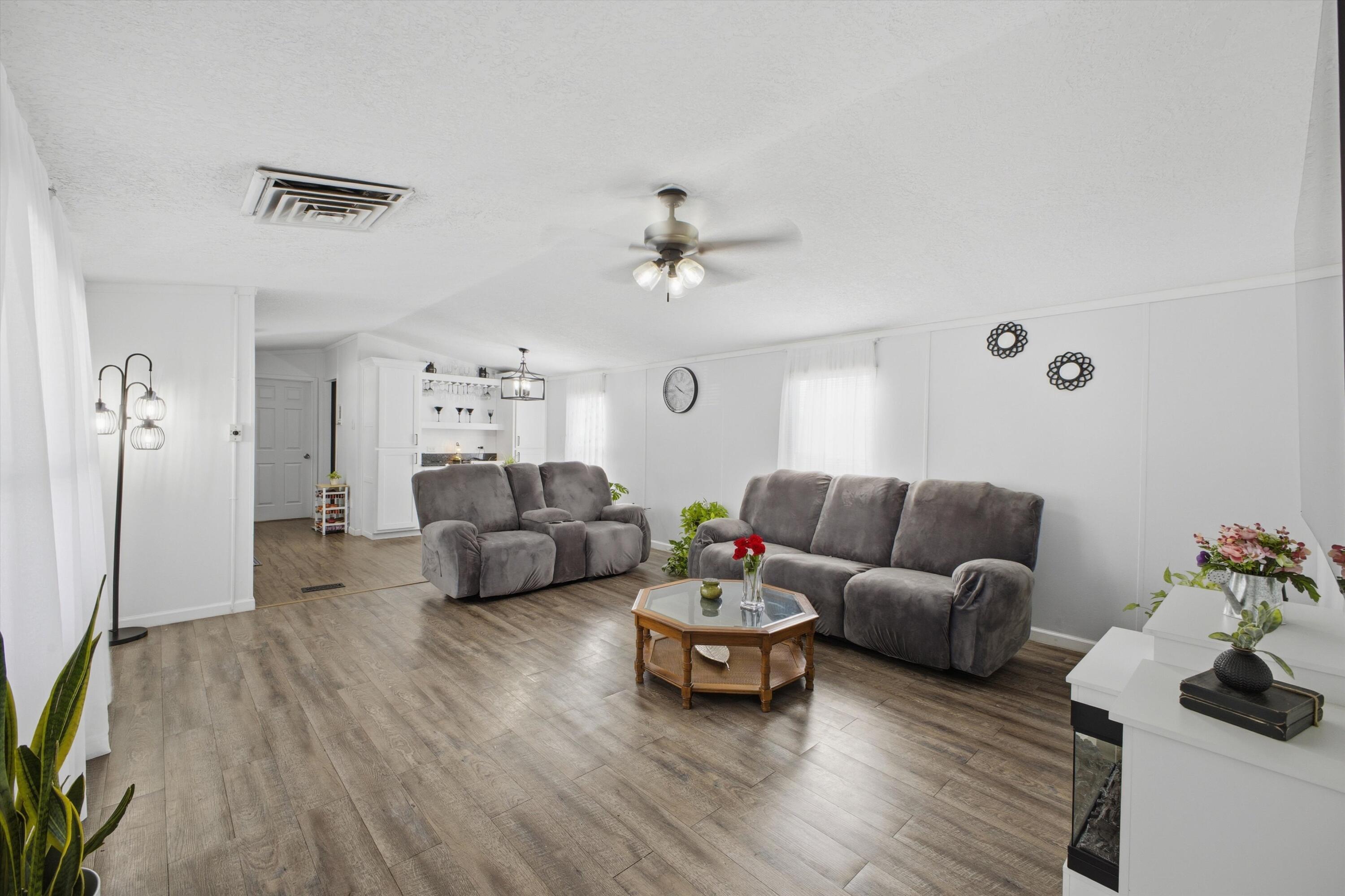 224 E Atrisco Vista Boulevard SW TRLR 1020