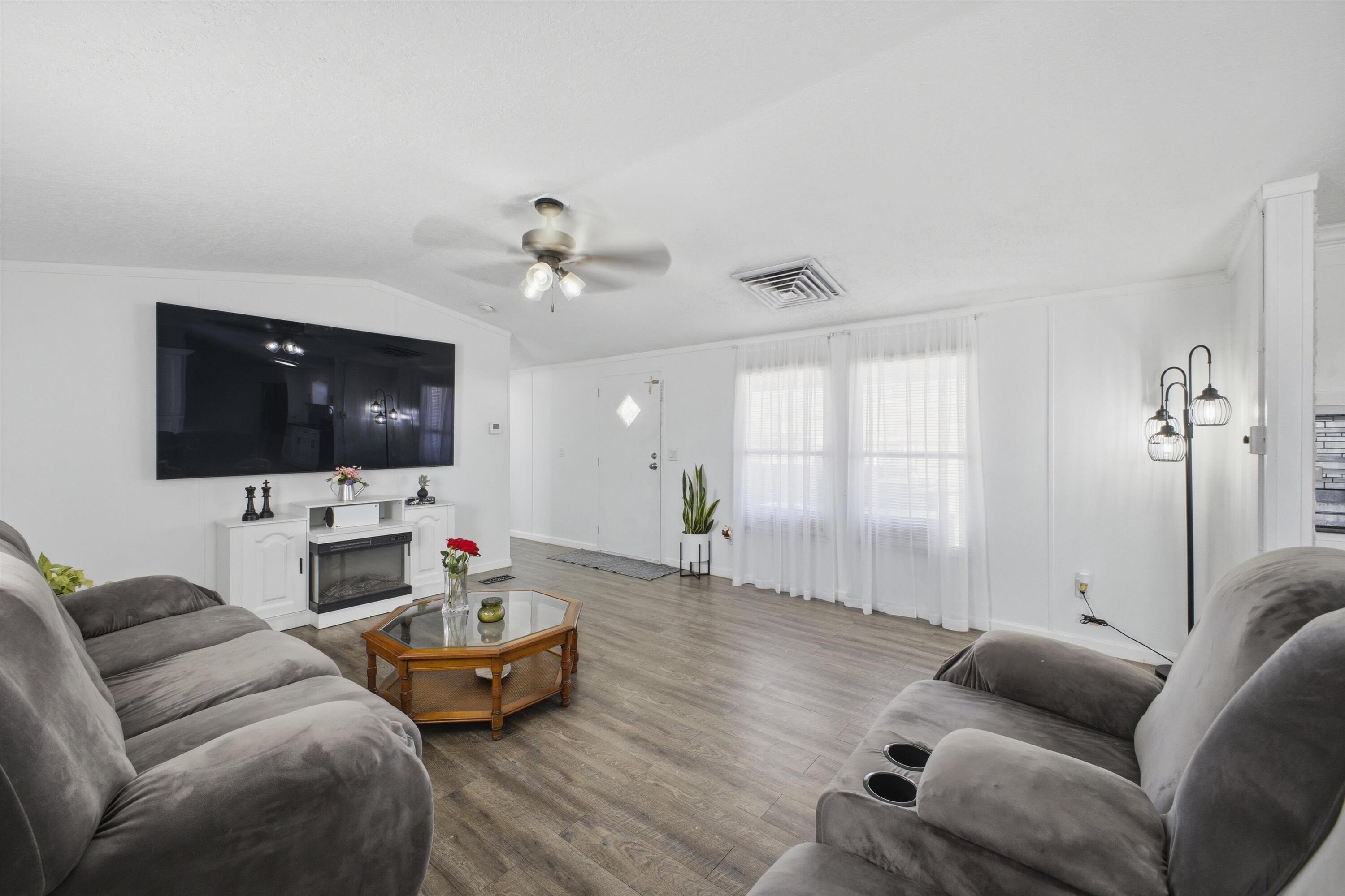 224 E Atrisco Vista Boulevard SW TRLR 1020