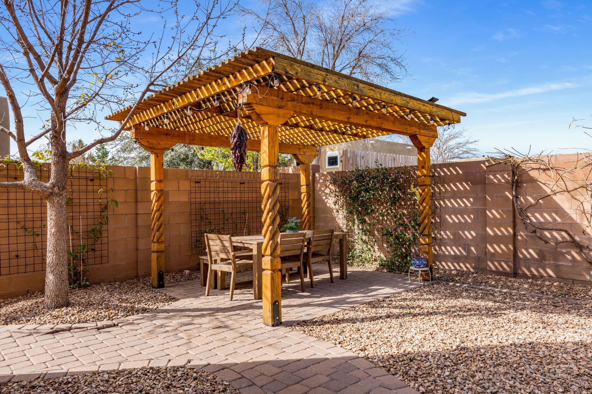 5936 Mesa Vista Trail NW