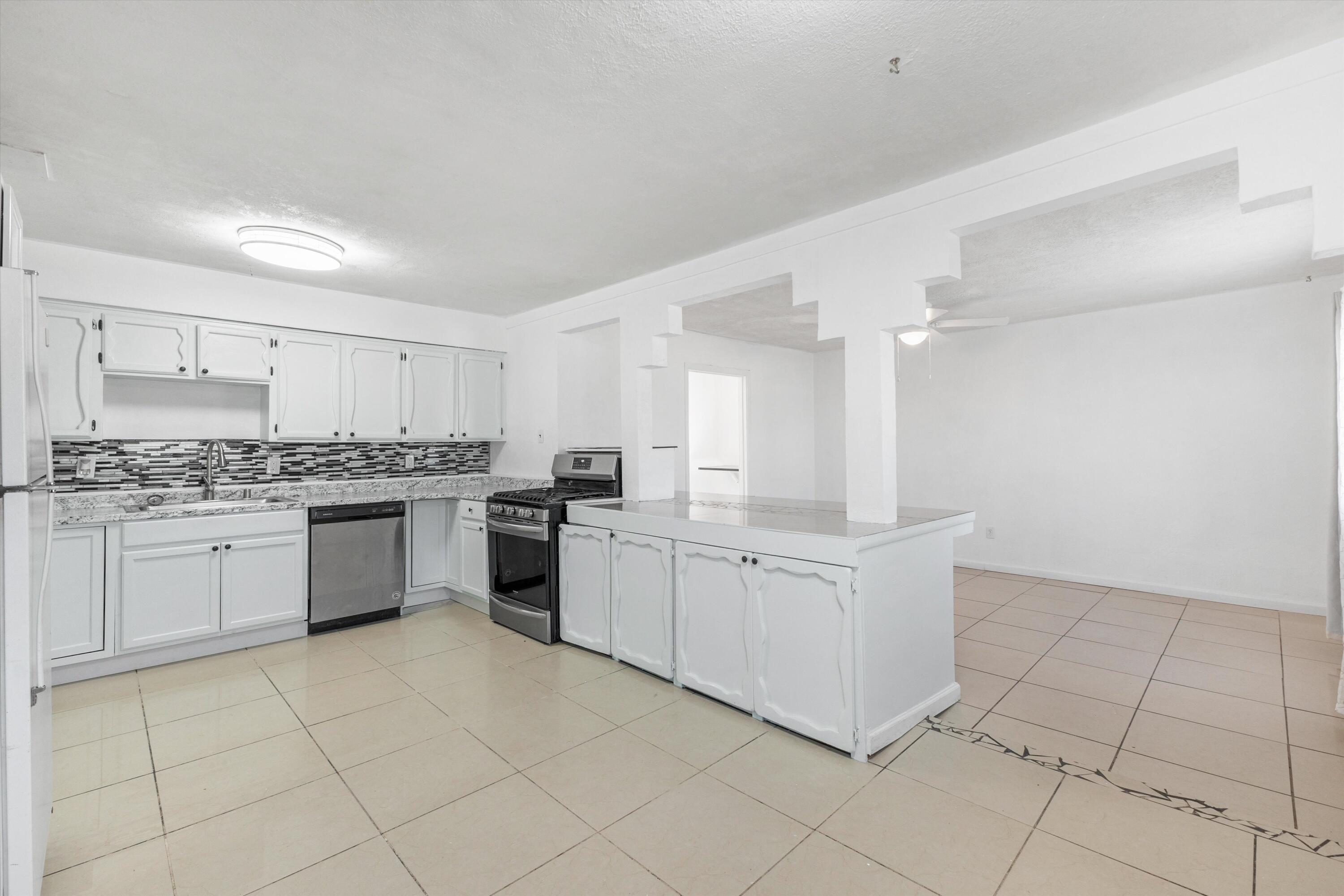 3513 Camino Alameda SW