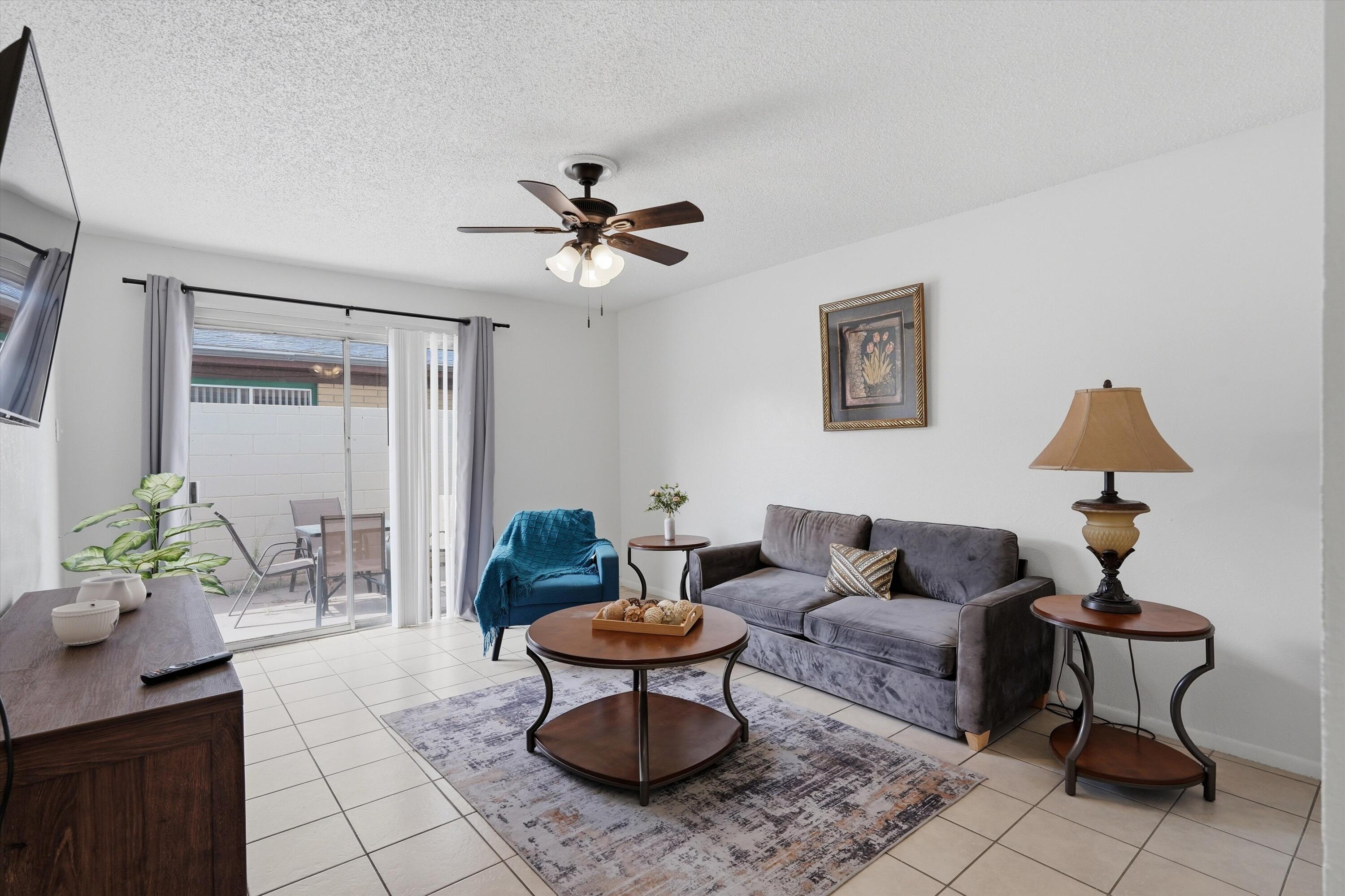 517 Palomas Drive SE