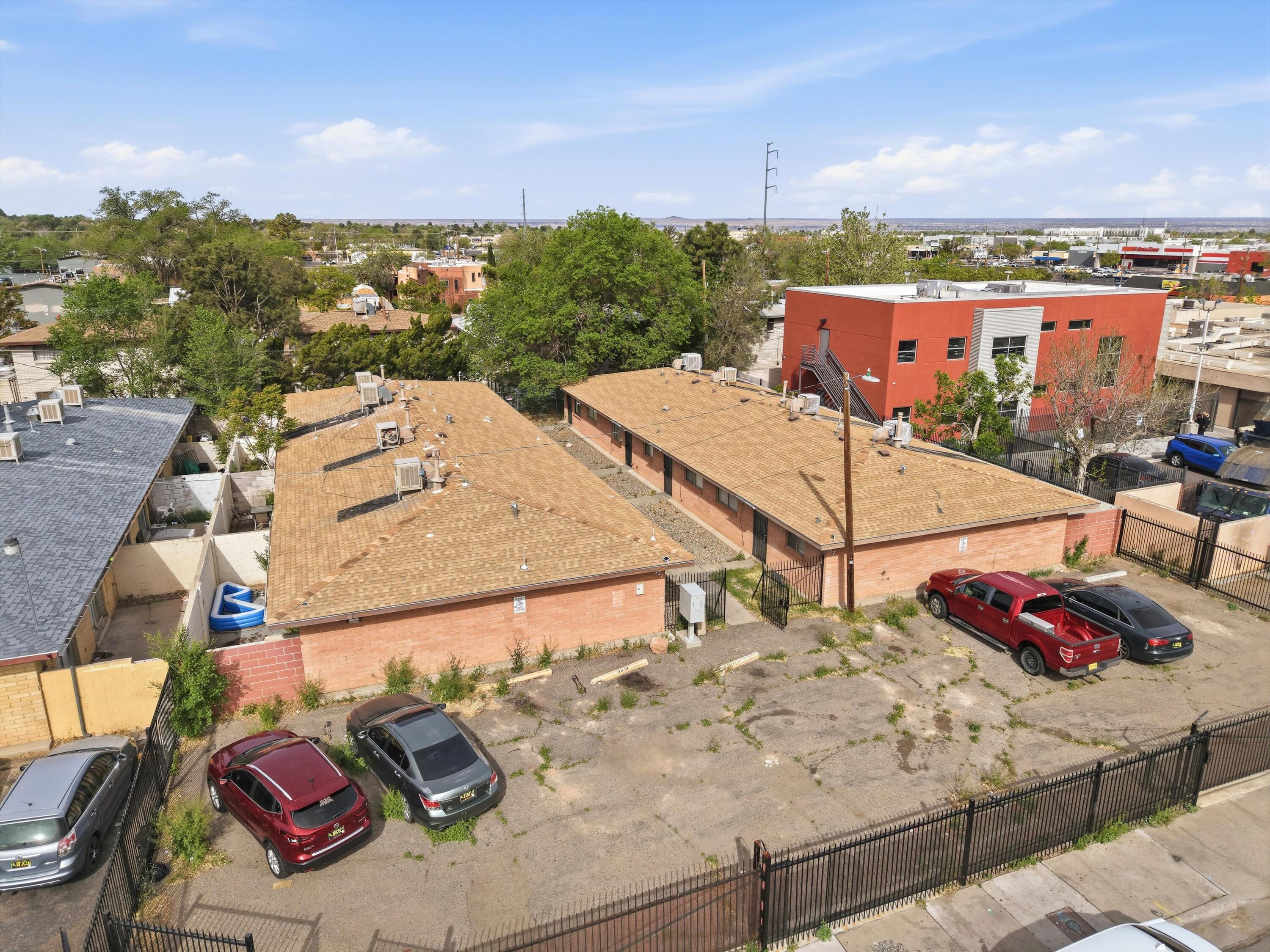 517 Palomas Drive SE