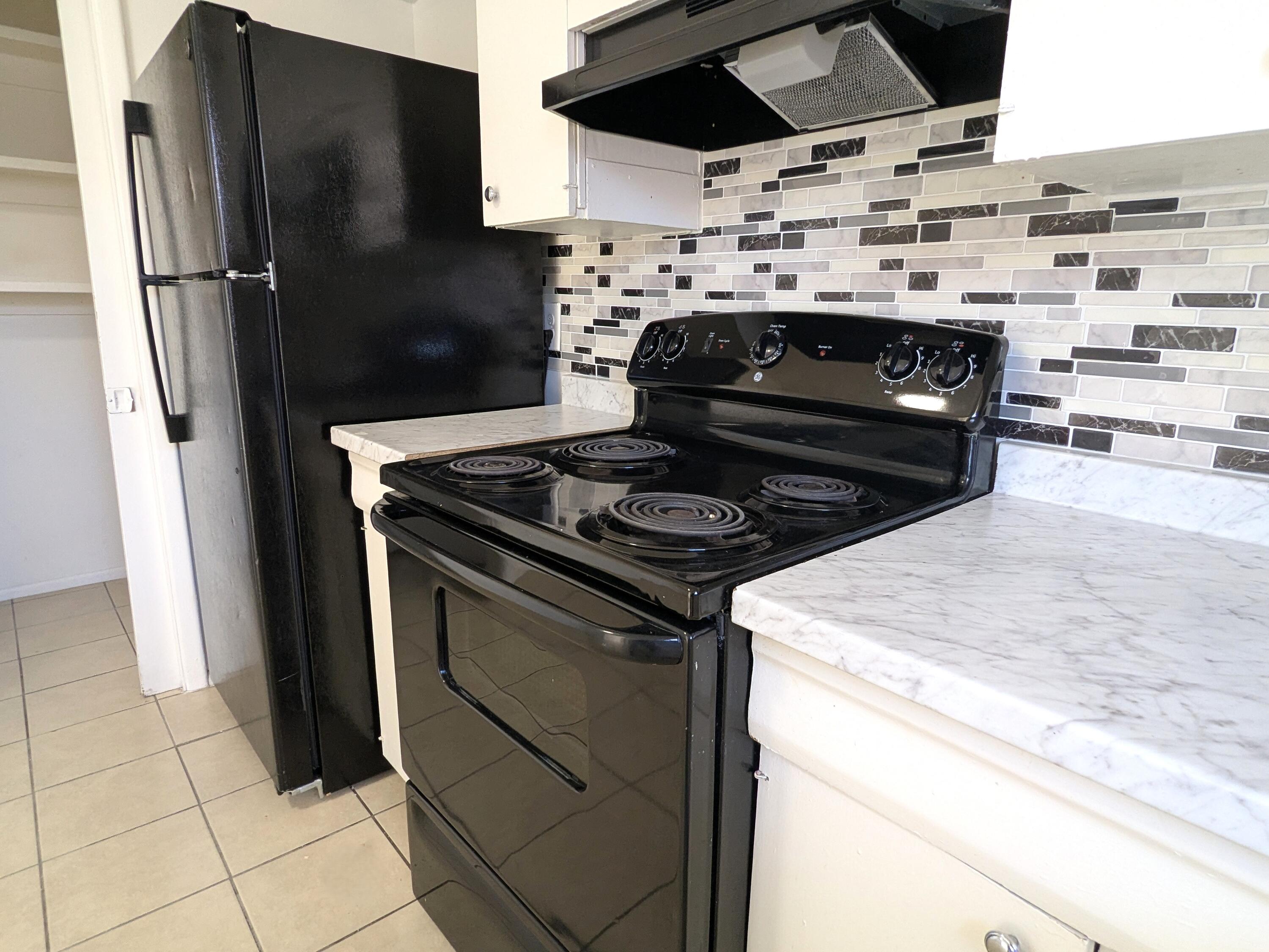 517 Palomas Drive SE