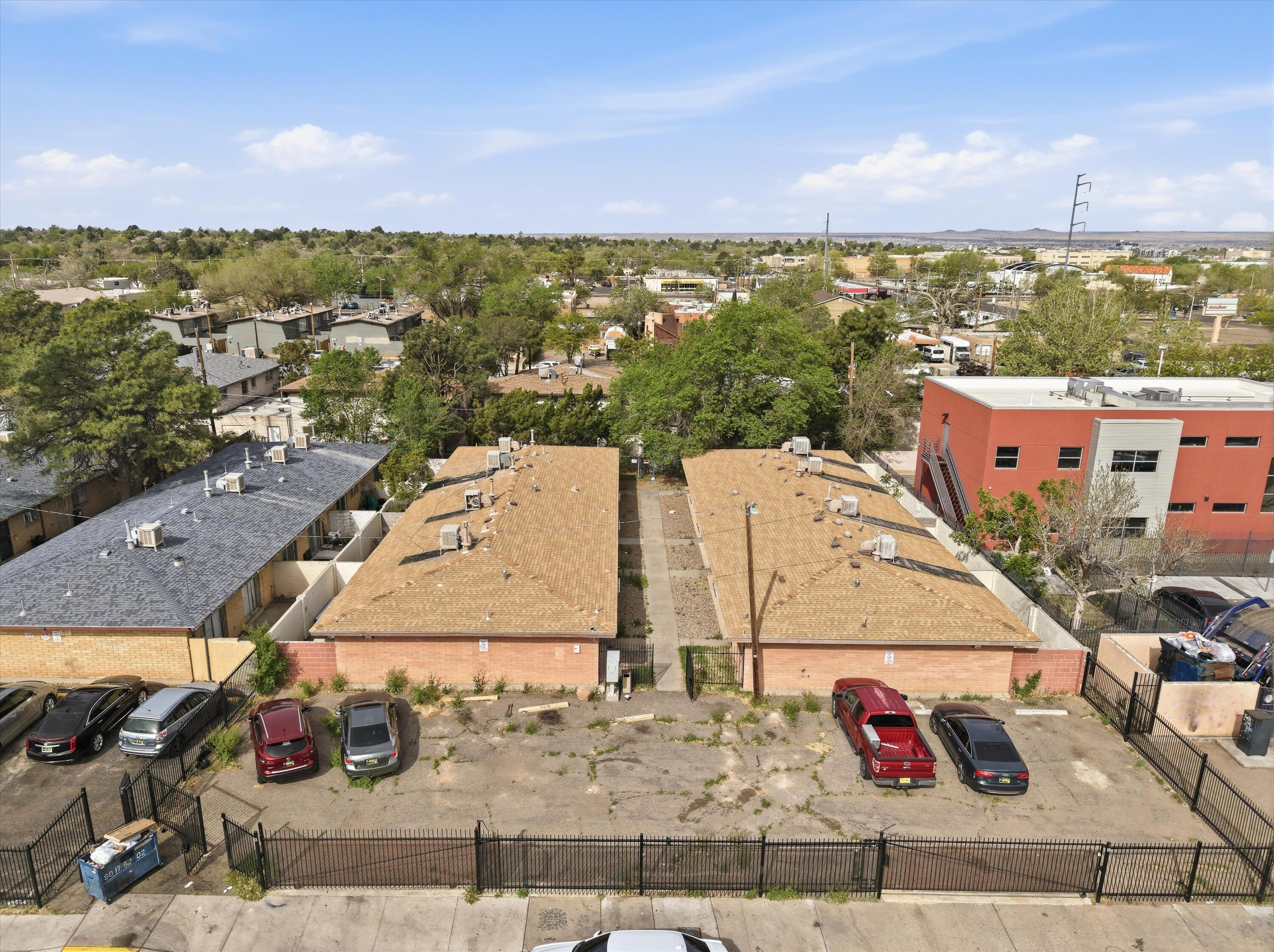 521 Palomas Drive SE