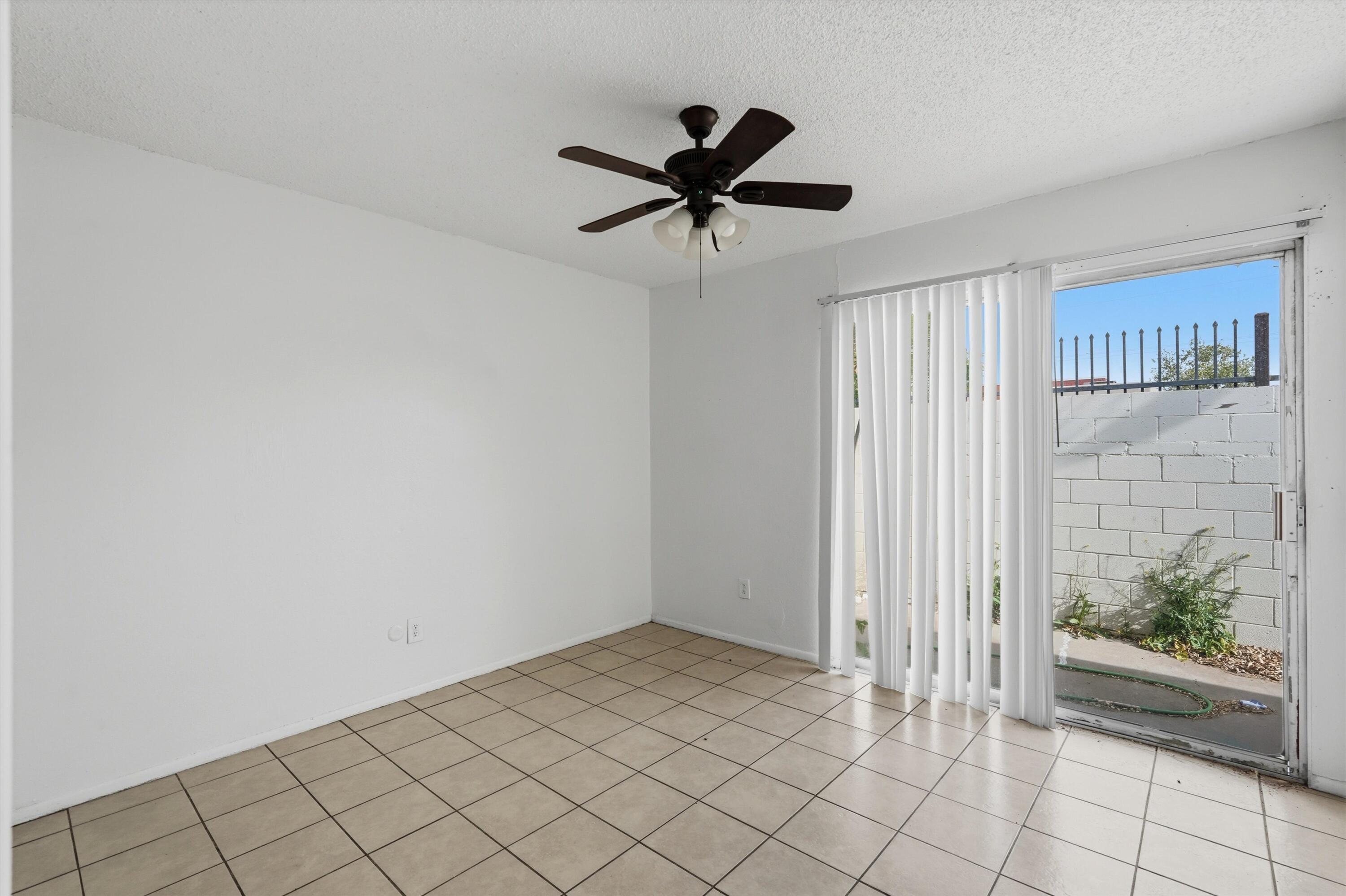 521 Palomas Drive SE