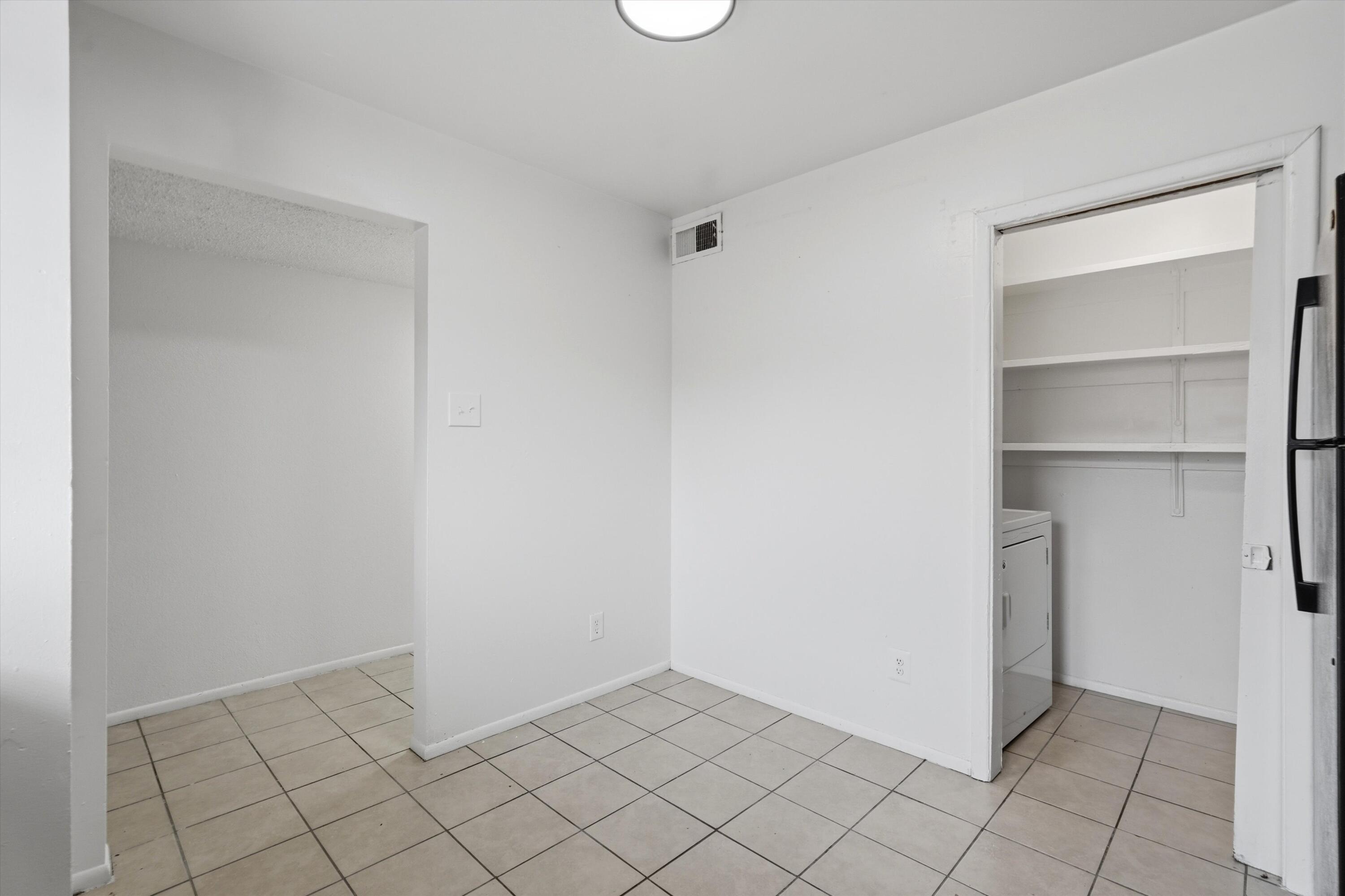 521 Palomas Drive SE