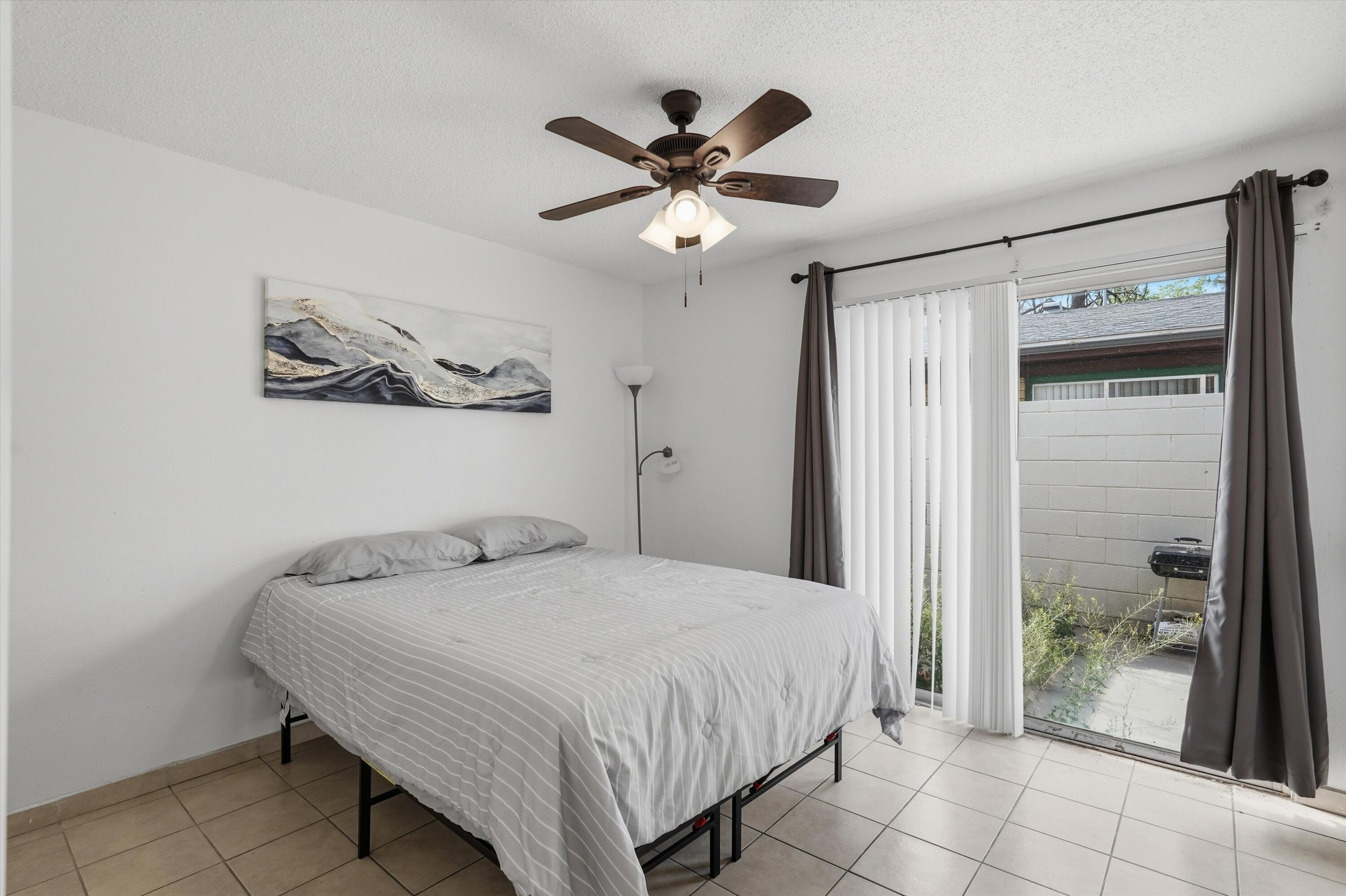 521 Palomas Drive SE