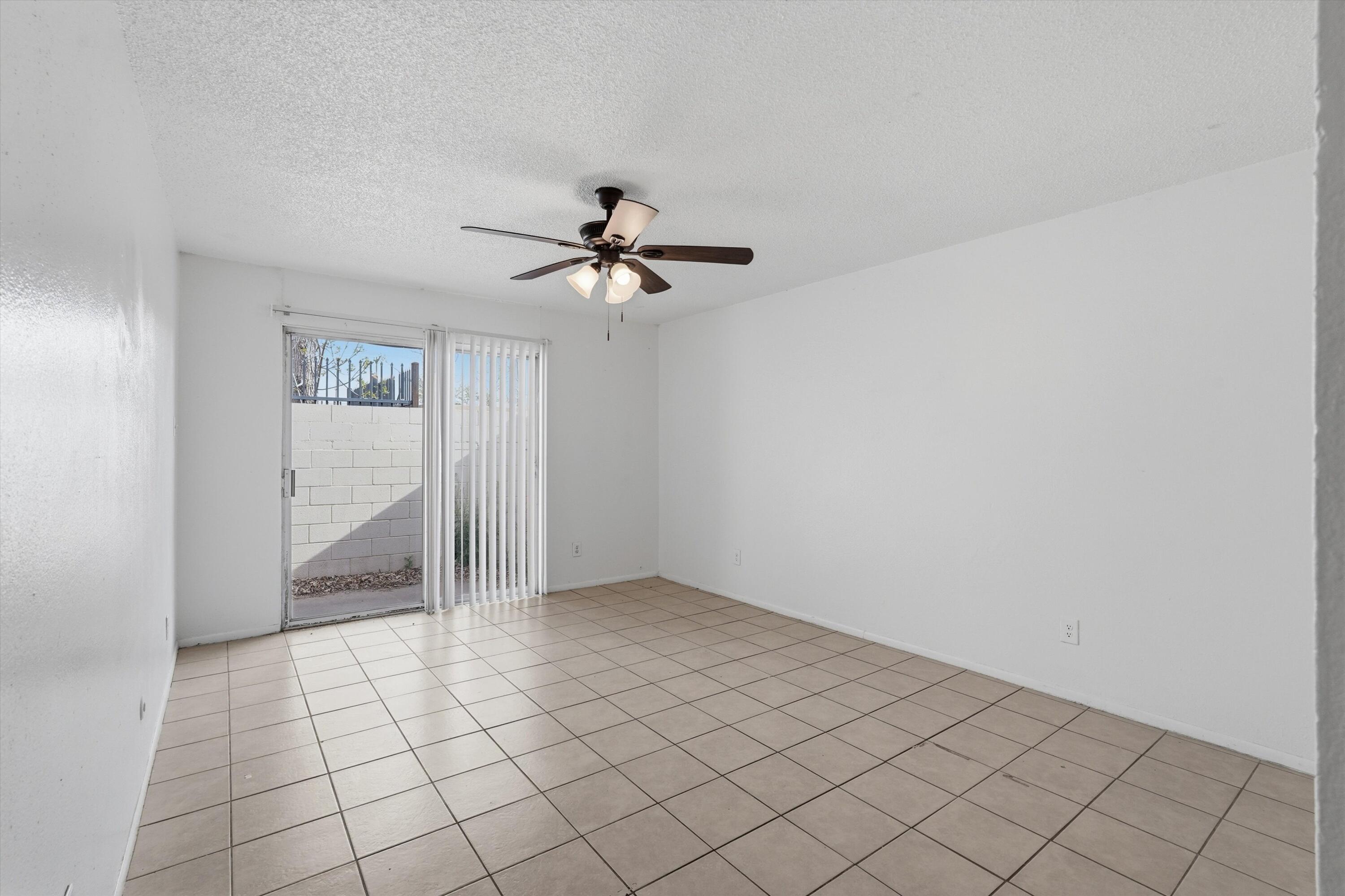 521 Palomas Drive SE