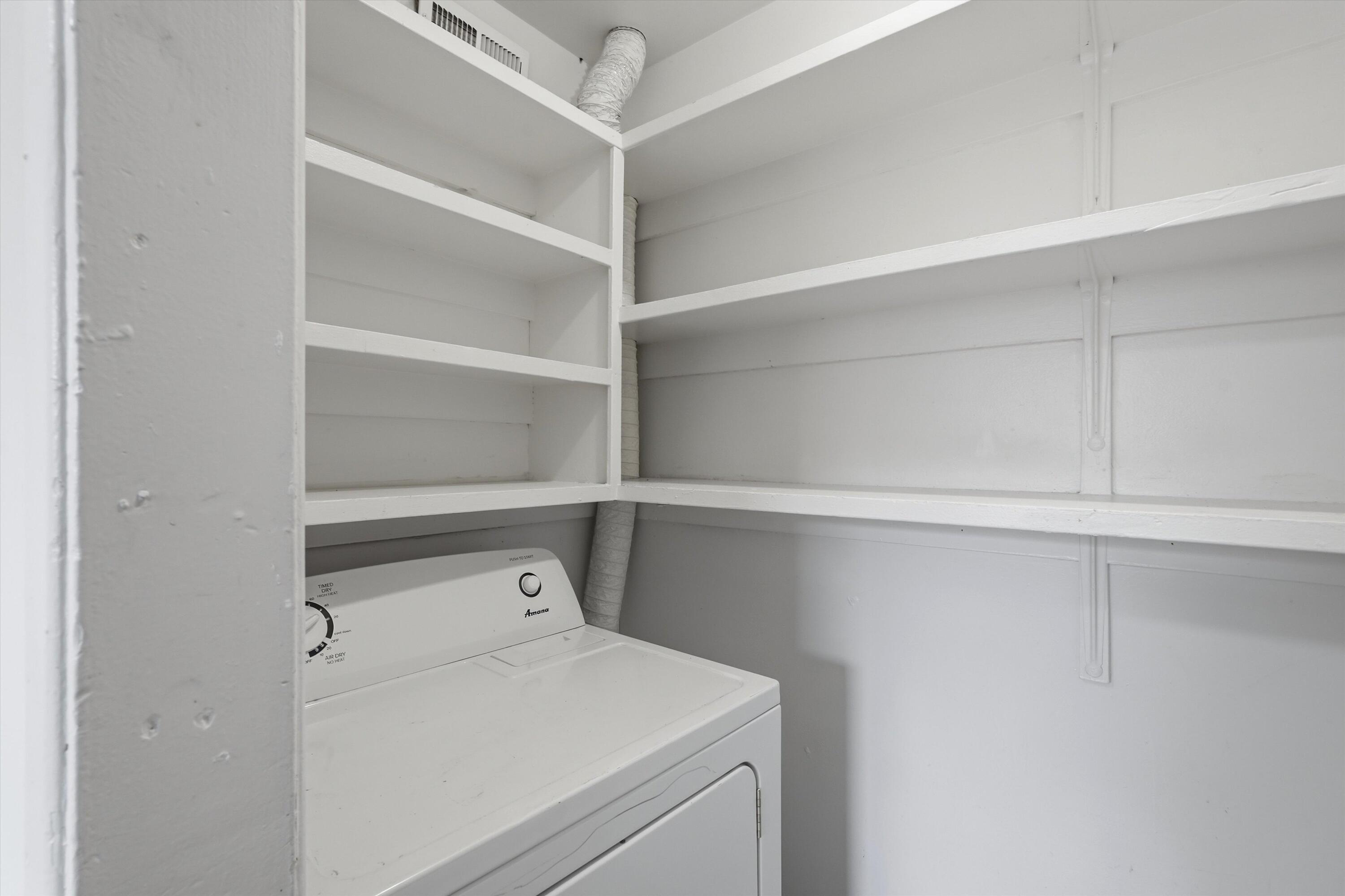 521 Palomas Drive SE