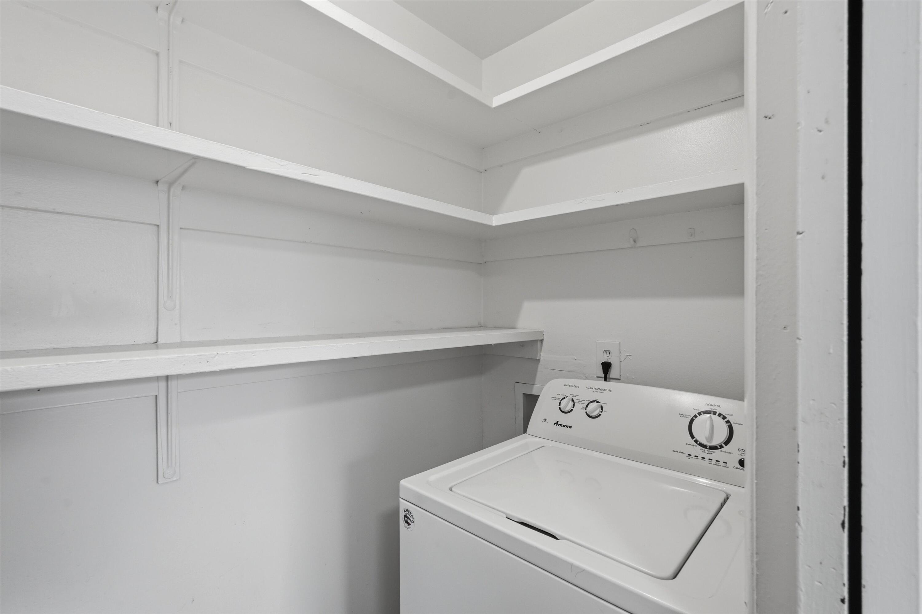 521 Palomas Drive SE