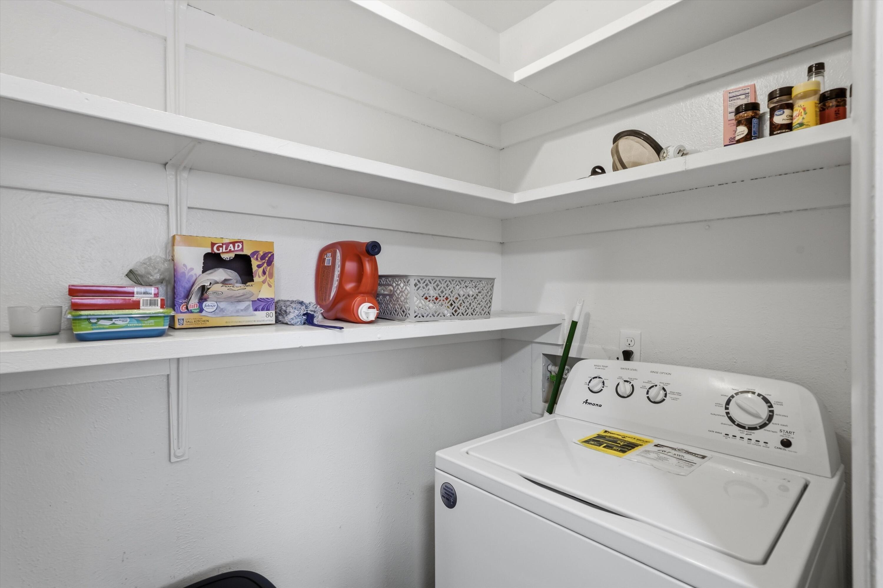 521 Palomas Drive SE