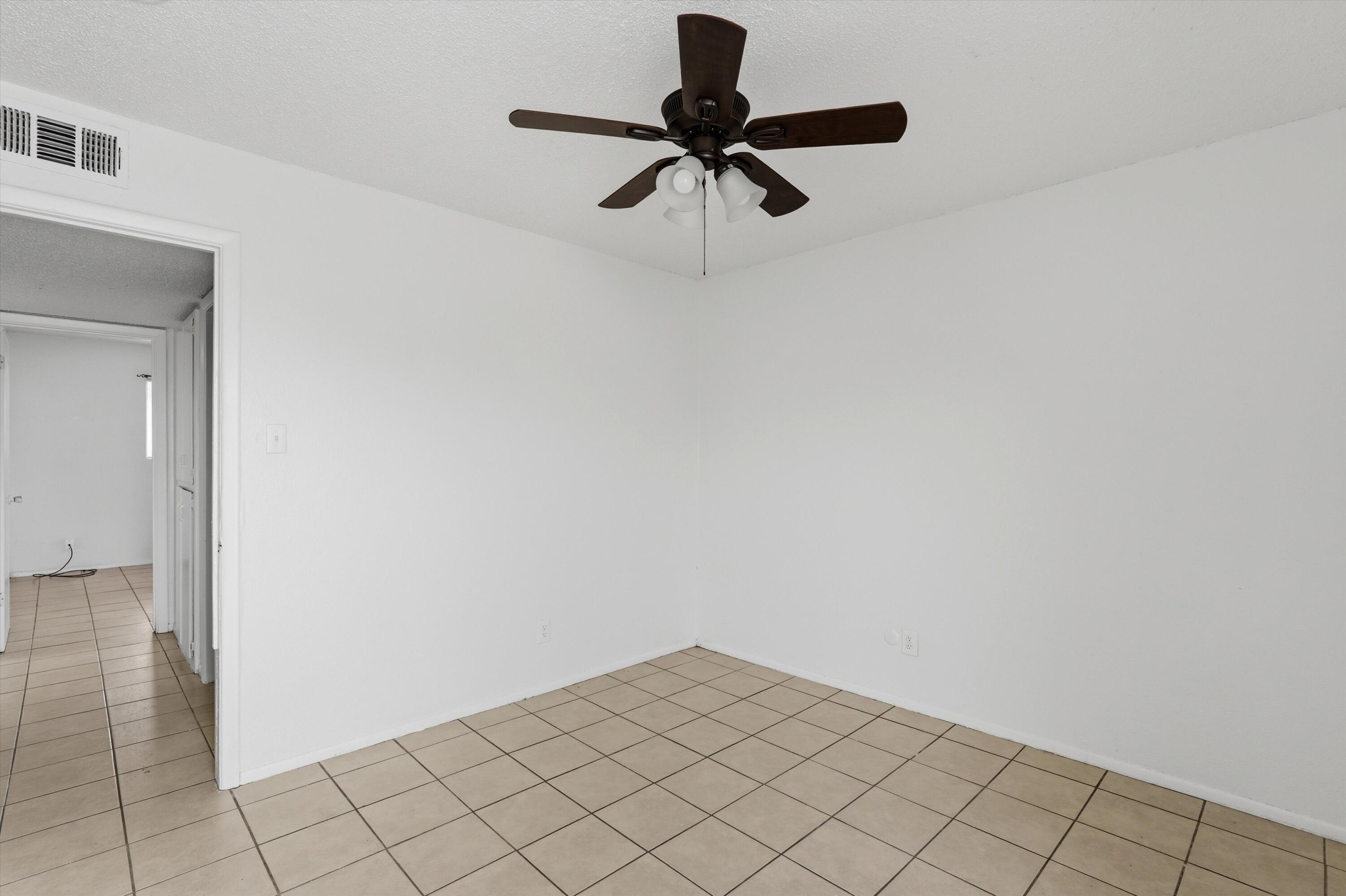 521 Palomas Drive SE