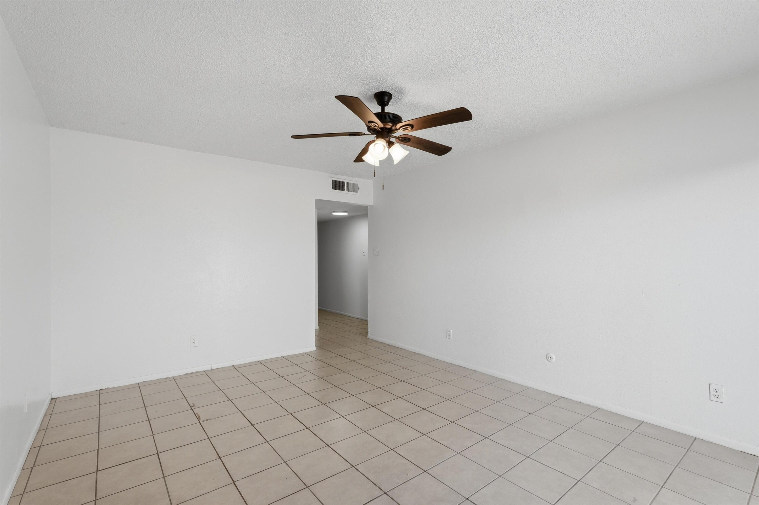 521 Palomas Drive SE