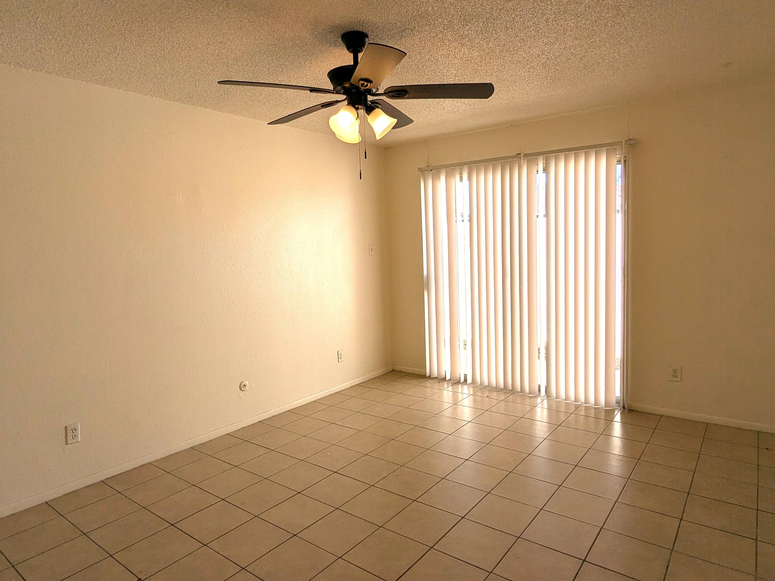 521 Palomas Drive SE