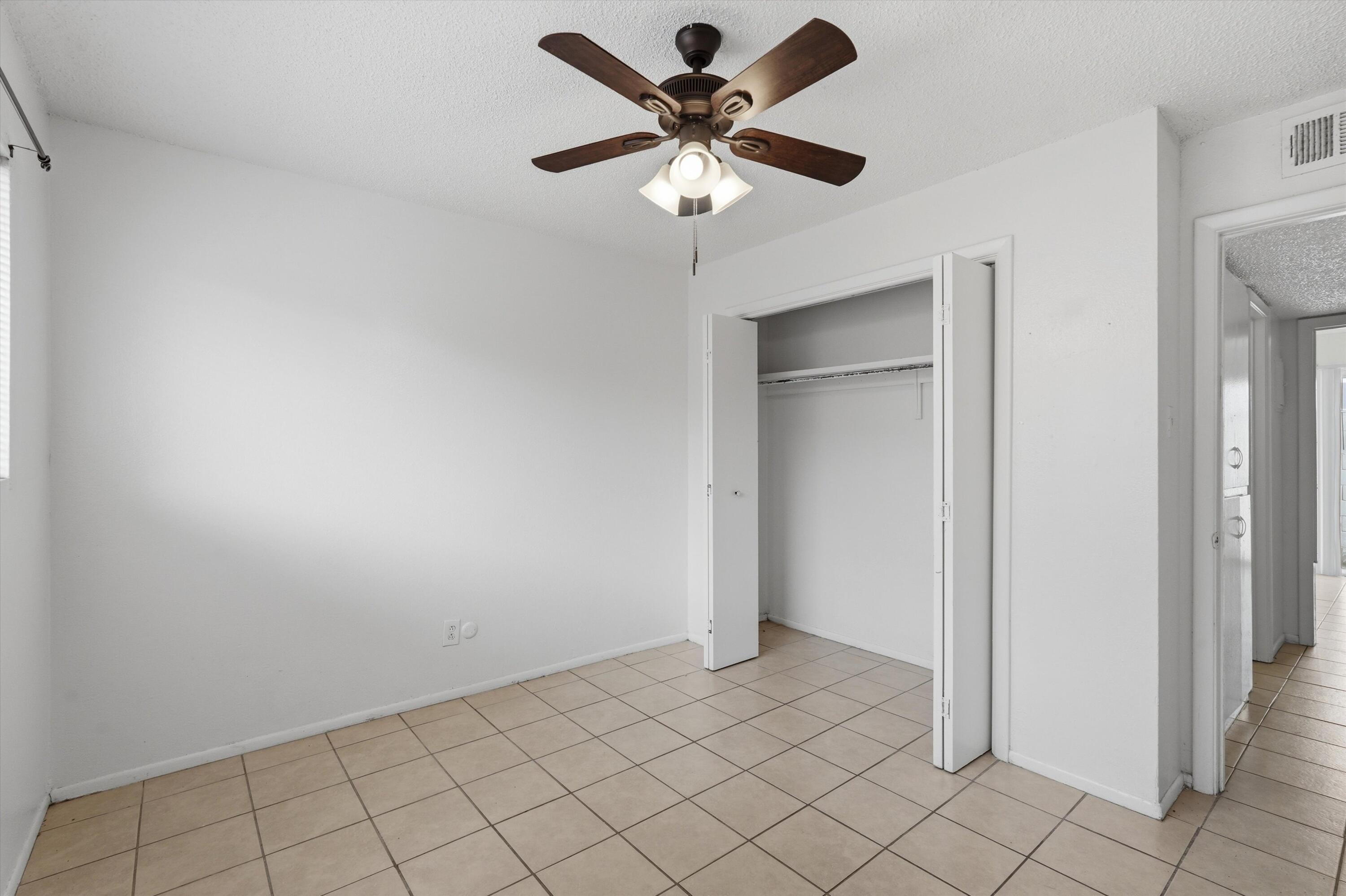 521 Palomas Drive SE