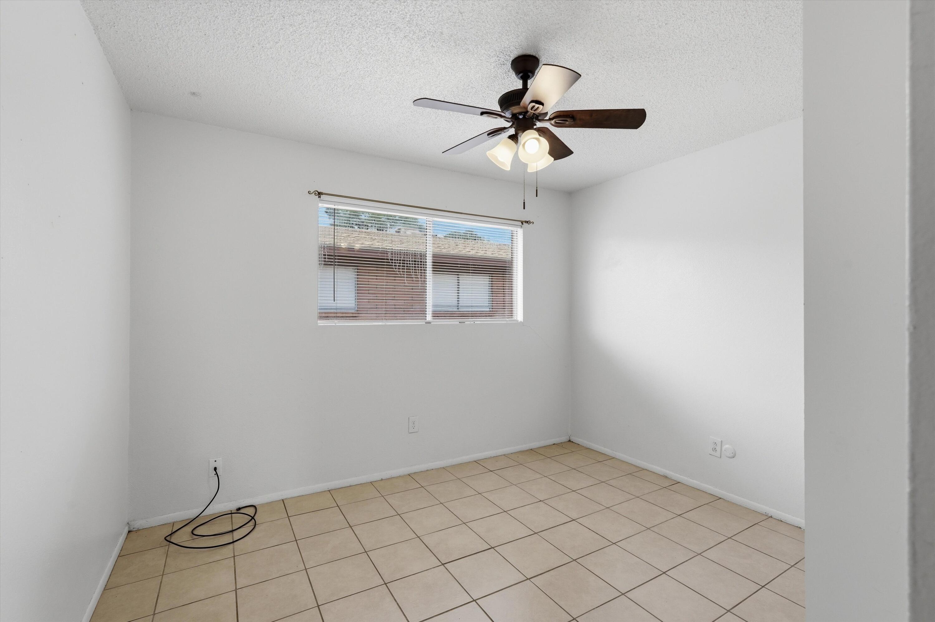 521 Palomas Drive SE