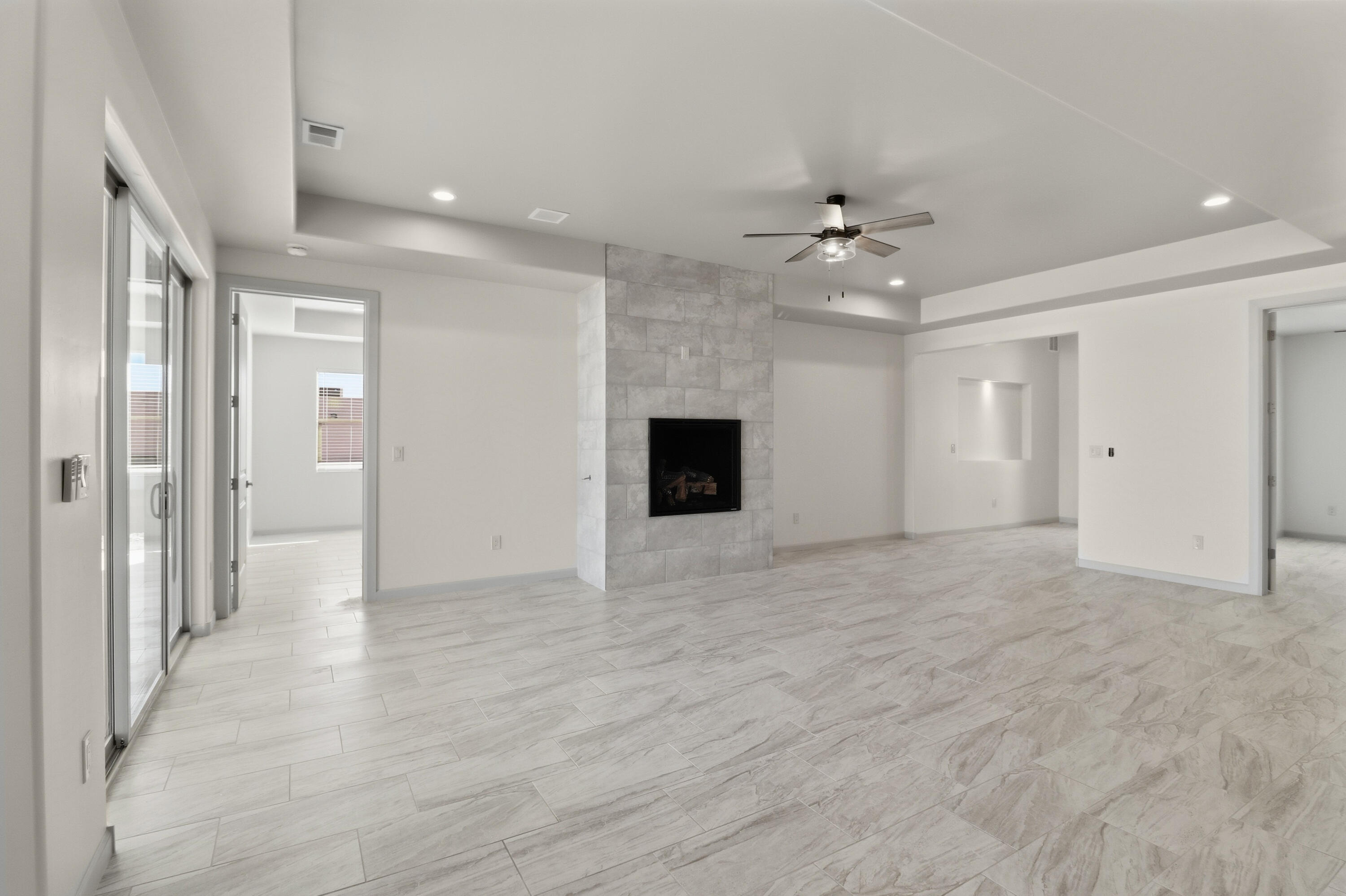 413 Holly Court NE